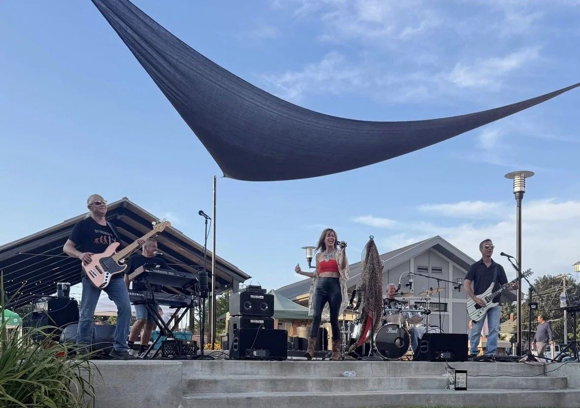 Live in the Plaza
