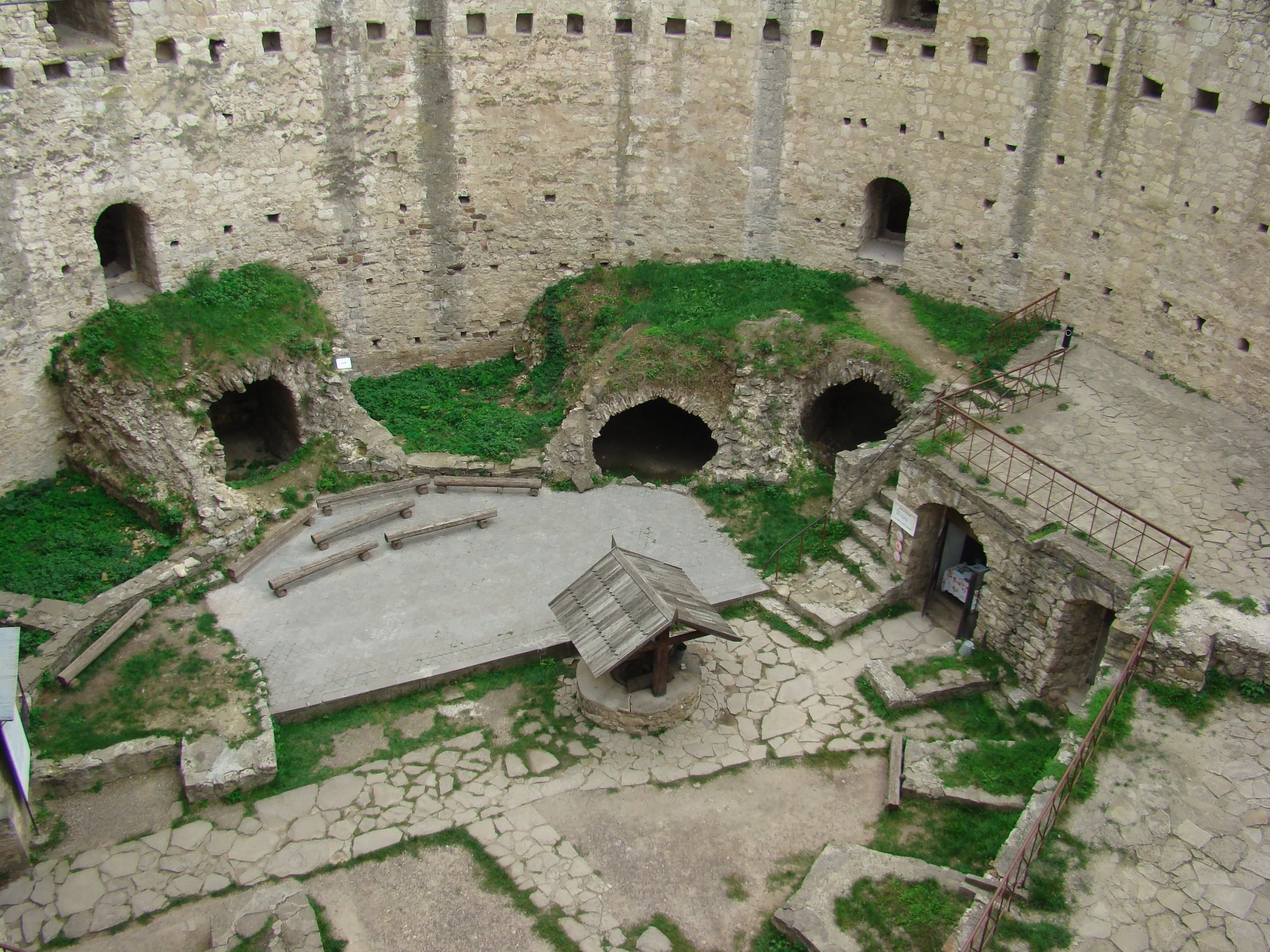 The_Soroca_fortress.jpg