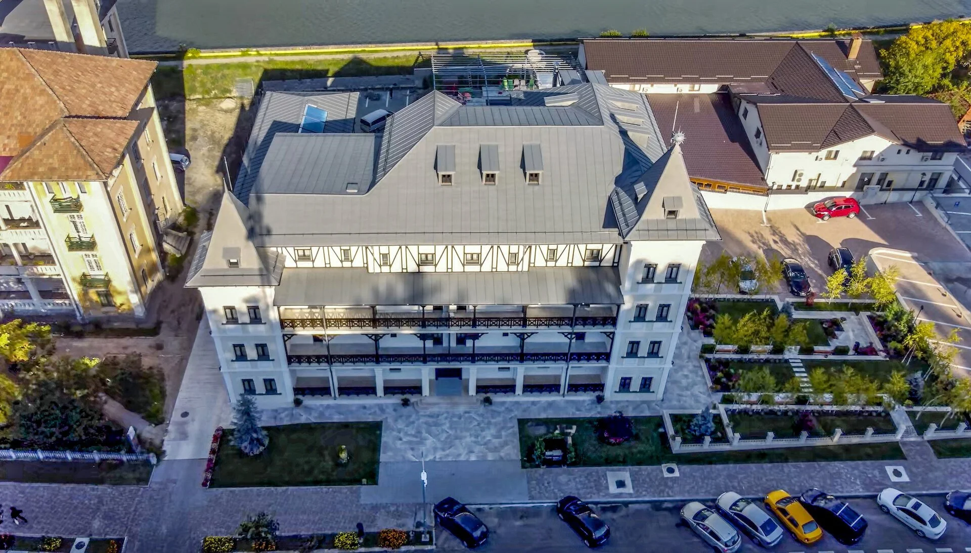 Hotel Jantea 1 _ Hotel Carolin - vedere aeriană dinspre fațada Vest.jpg-d2.jpg
