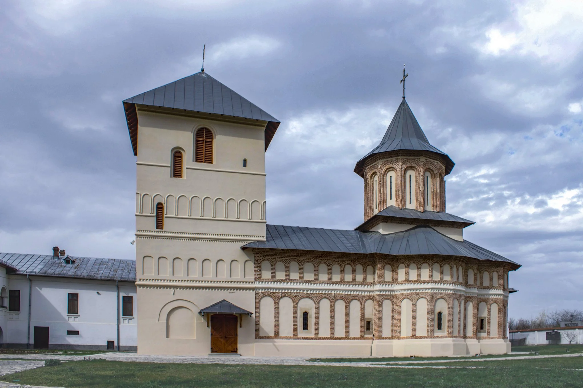 Biserica “Sf. Dumitru” și Turnul Clopotniță - Mănăstirea Jitianu