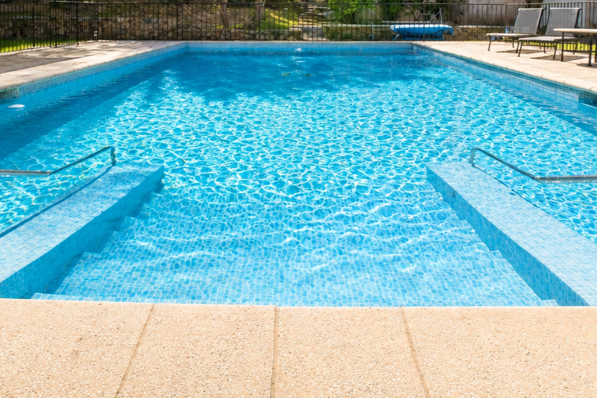 Entretien de piscine pour villa en location saisonnière à Calvi en Balagne, Corse