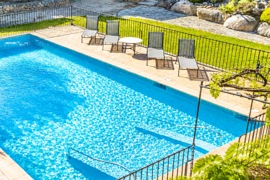 Service d'entretien de piscine pour villa premium en Balagne, Corse