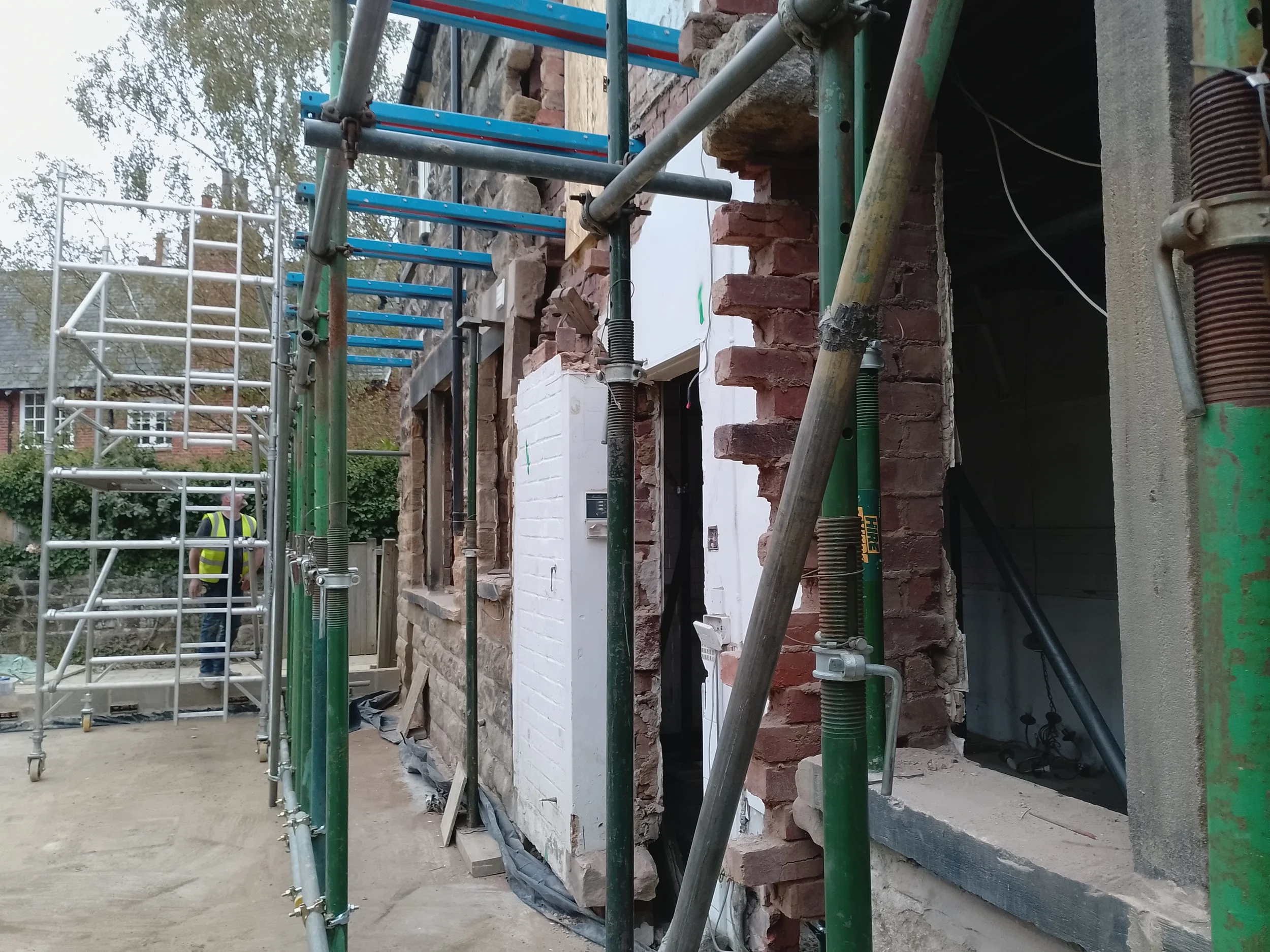 Acrows & needles support works for construction steel works to be assembled with Hooka lifting aid, Harrogate
