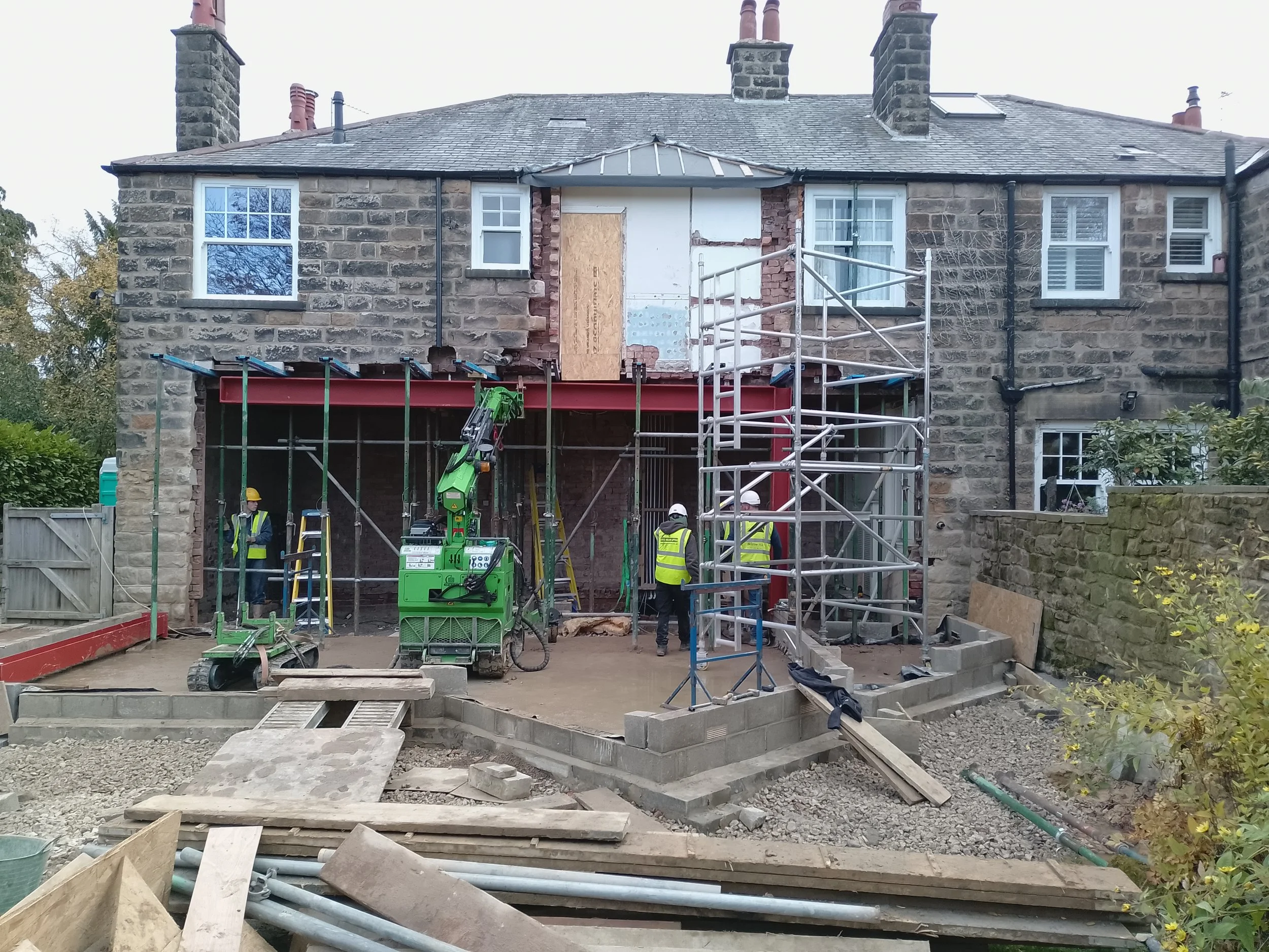 Hooka lifting 1-tonne steel beam into place for Belrow Hill building project in Harrogate