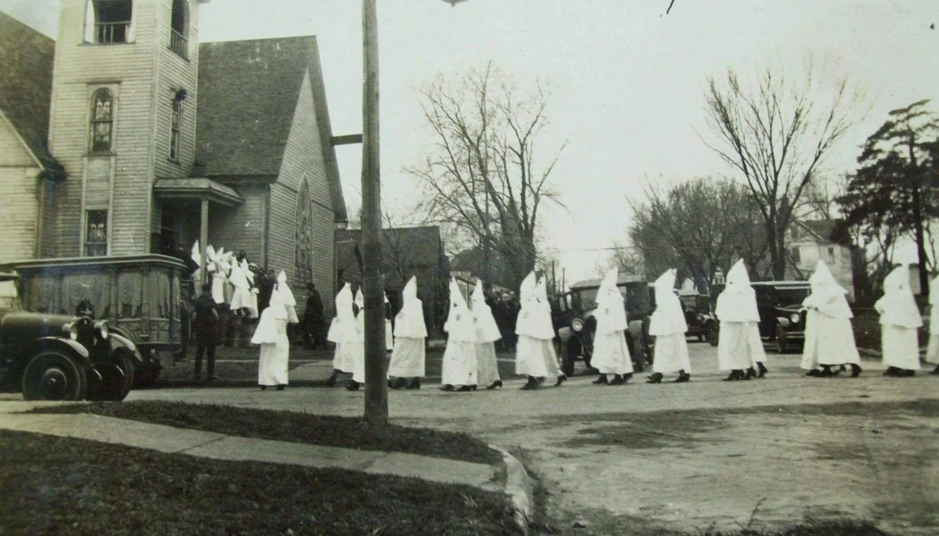 Chariton+kkK+funeral+image+from+Frank+Myers.jpg