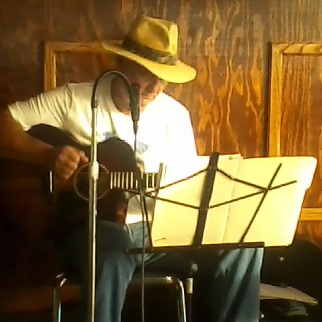 Music on the Porch with Tom Blew
