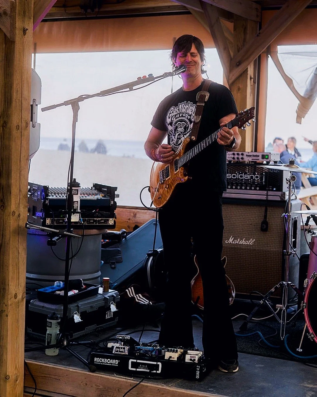 Free gigs in Cornwall on the beach all Summer? 🎶

Sounds too good to be true, but our regulars will tell you. We host incredible local talent every Friday at Carlyon Bay to kickstart each weekend, rain or shine ✨

With street food &amp; bars at your