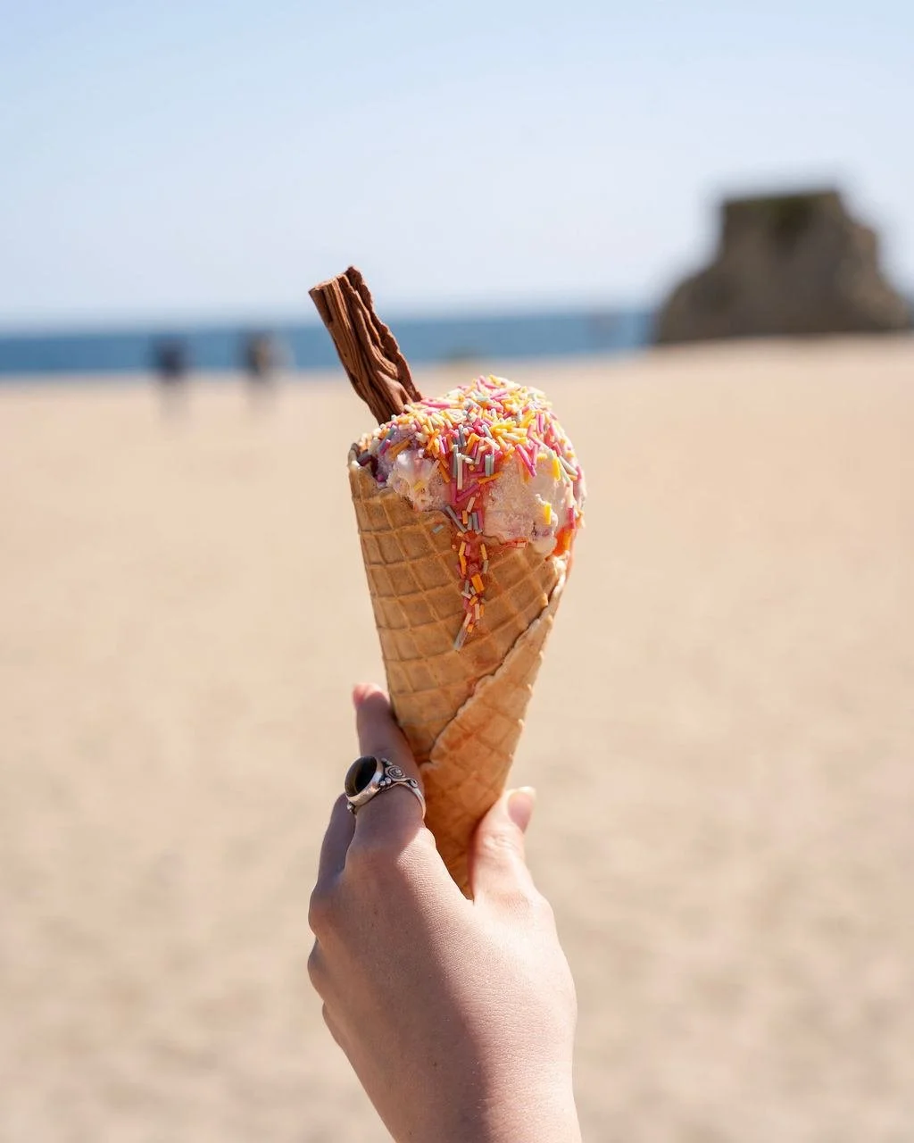 It's always Ice Cream season at Carlyon Bay with @callestickfarm 😋

It's hot out here today, so make sure you keep safe &amp; keep cool with a refreshing scoop, the toppings are just a little treat.. check the board for today's flavours! 🌀🍦

📸: @
