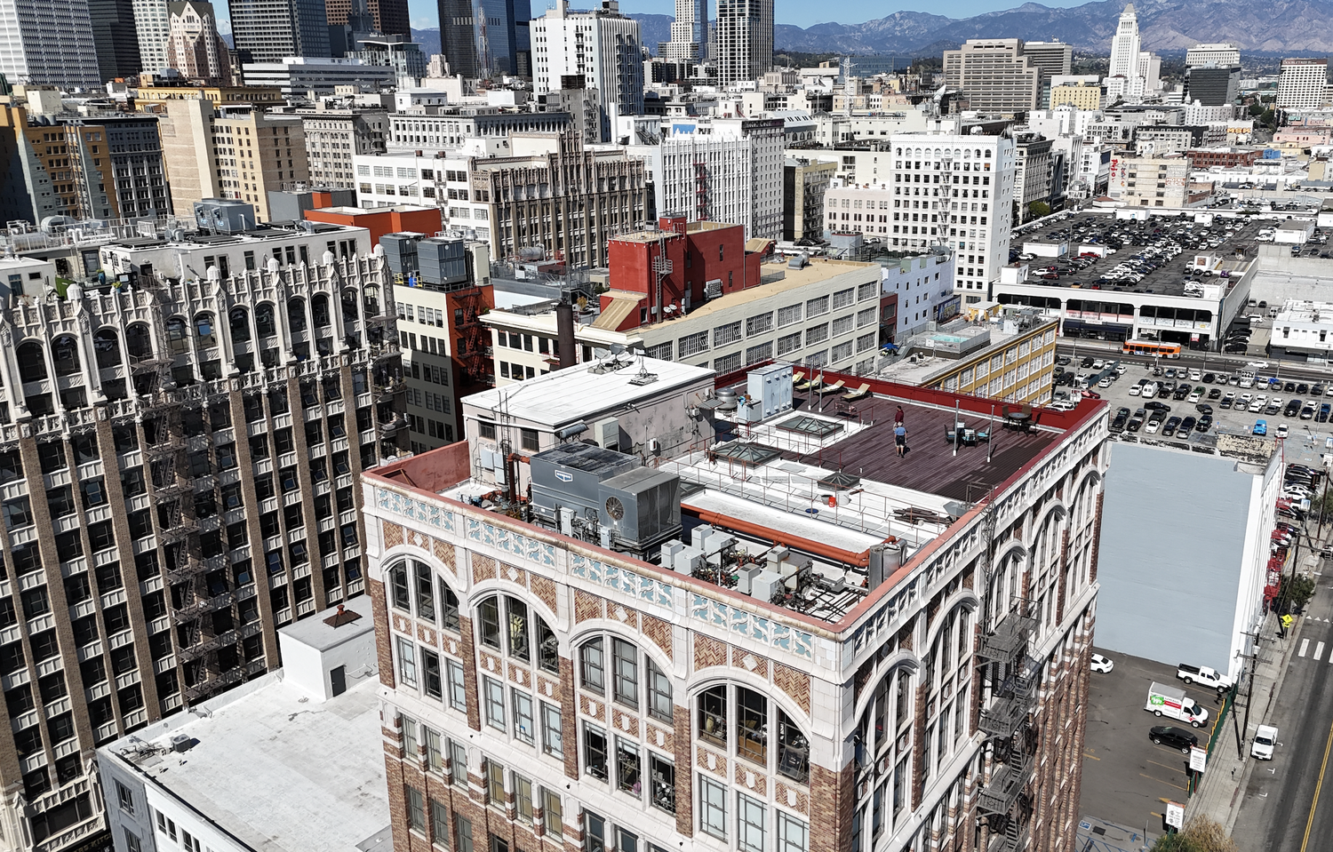 textile-building-los-angeles-roof.png