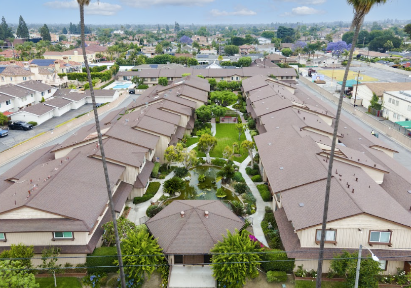 downey-ca-hoa-roof-replacement.png