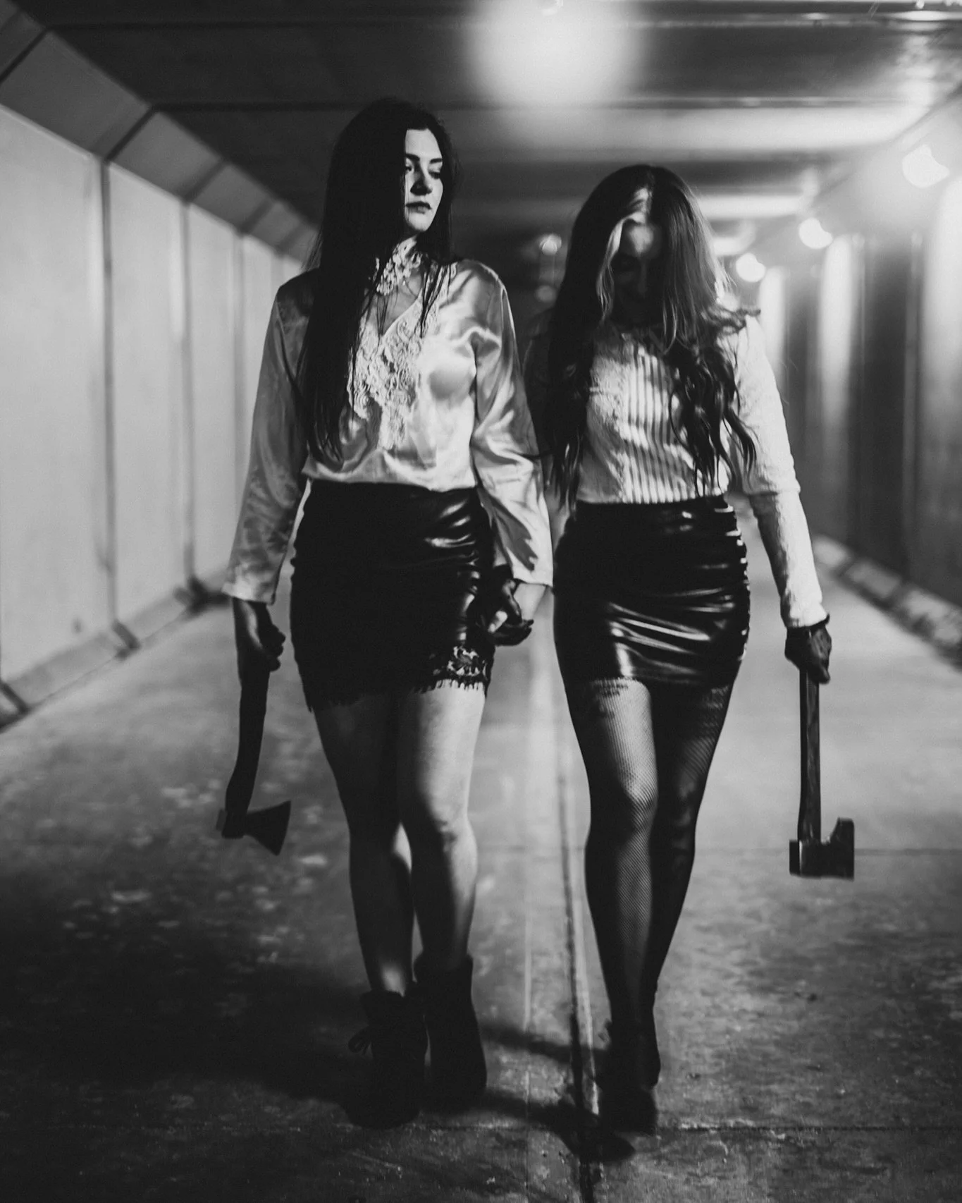 🏴&zwj;☠️

Sometimes violence is better with a friend 

@lil.rambo.52 
@haley.moe 

-
-
-
-
#nikonphotographer #coloradophotographer #moodyedits #50mmphotography
