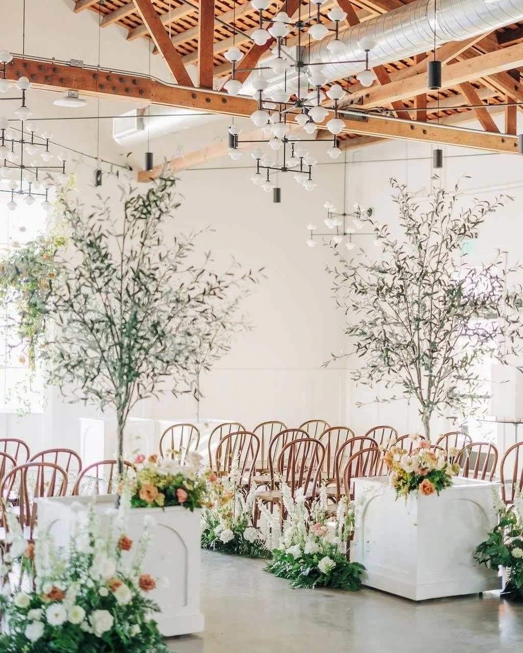 For couples who want clear guidance and trusted oversight. Thoughtful planning. Careful coordination. And a team ensuring every detail is exactly where it should be.
So when the ceremony begins, all that&rsquo;s left to focus on is the moment itself,