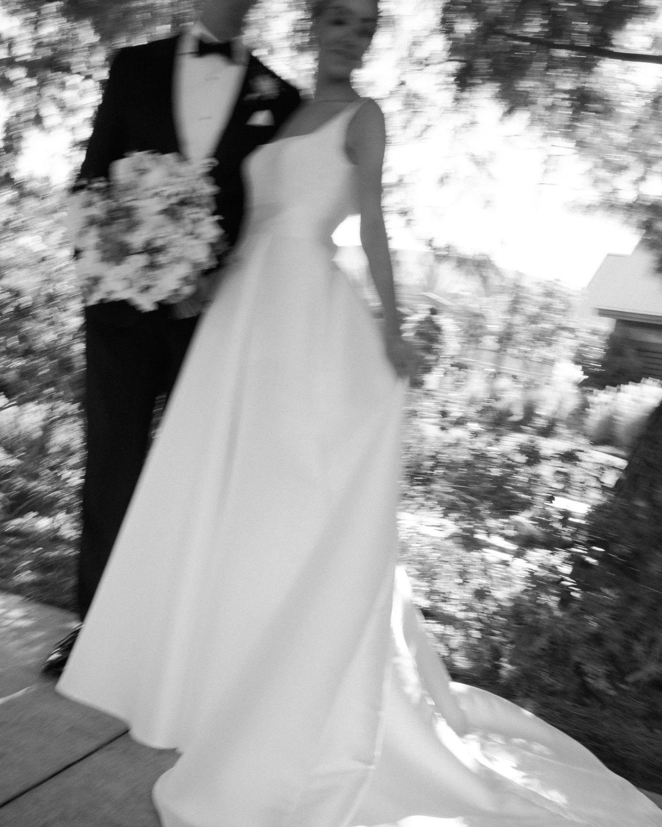 A quiet moment, just the two of them.

When everything else is in place, these are the moments that remain. Moments to pause, reconnect, and simply be present together.

Planner | @blissfullystyledevents
Photo |@jimkennedyphotographers  @jkp_cheryl 
