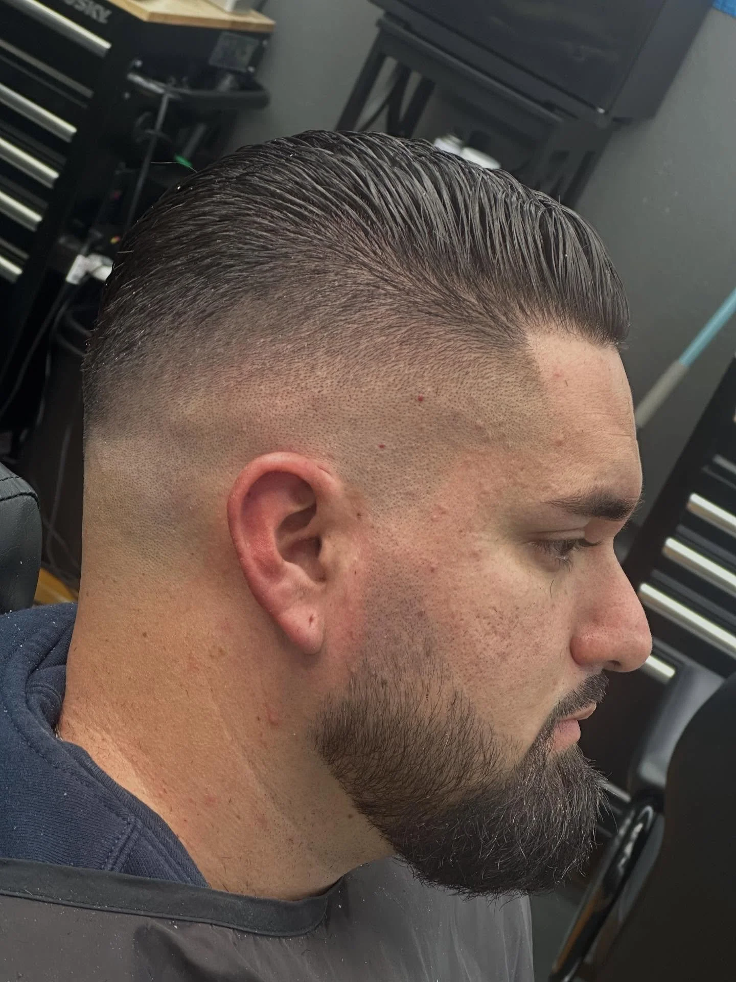 Blessed to have weekly clients blessed to be able to get new walk-in clients 2026 we going up even more I love the barber shop I work in 🙌🏼🙌🏼