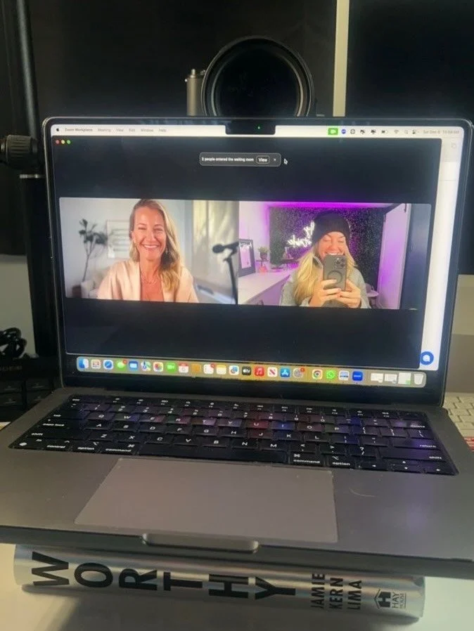 Looooved co-creating with @heatherchauvin_ &amp; her community today 💠 Soulful, powerhouse, successful women so ready and willing to drop a little deeper into their body&rsquo;s innate wisdom and inner calm. Yee haw that was FUN 🤠🦄

If you&rsquo;v