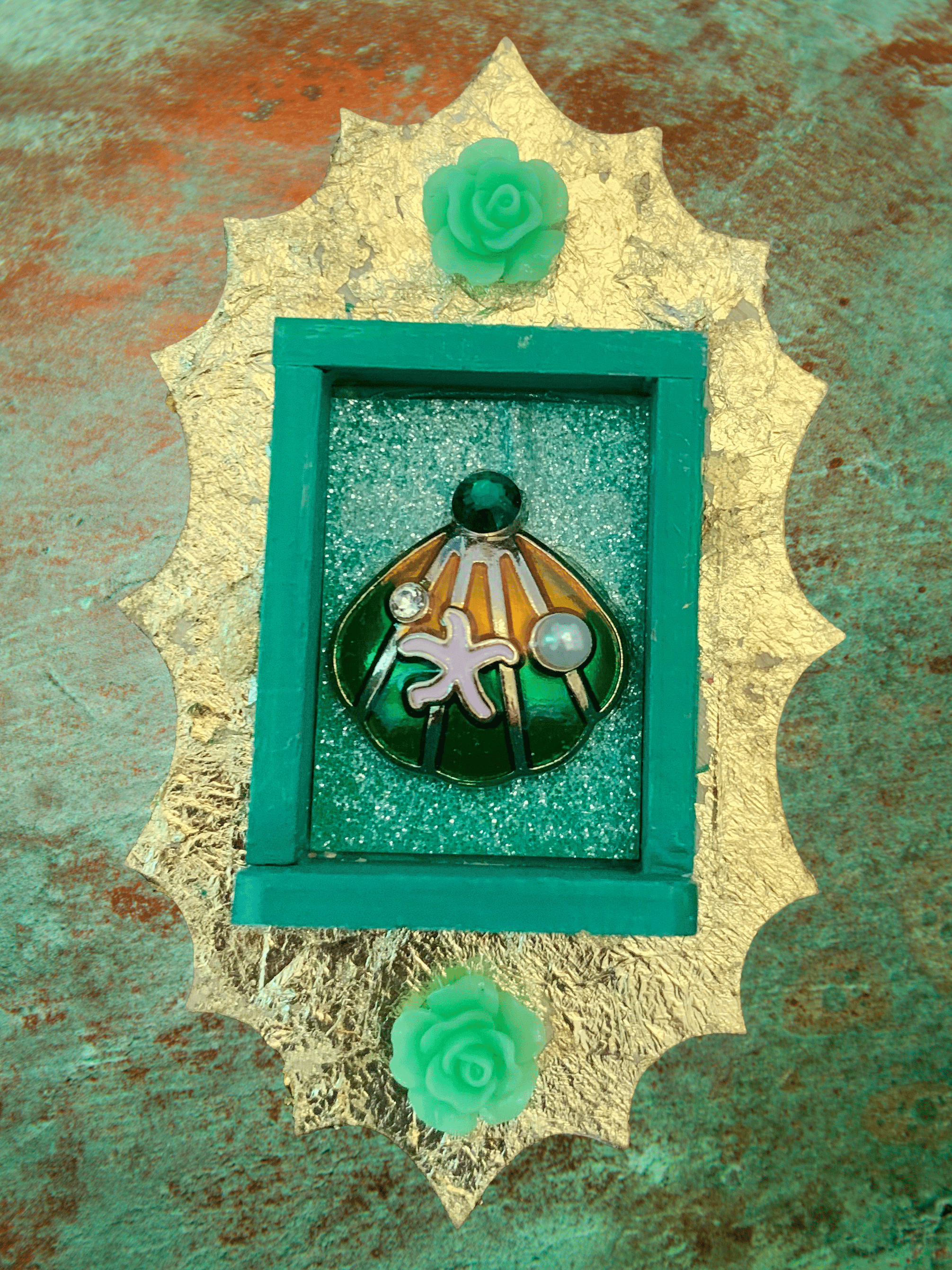 19_Sea Treasures Halo Nicho - Emerald & Gold.png