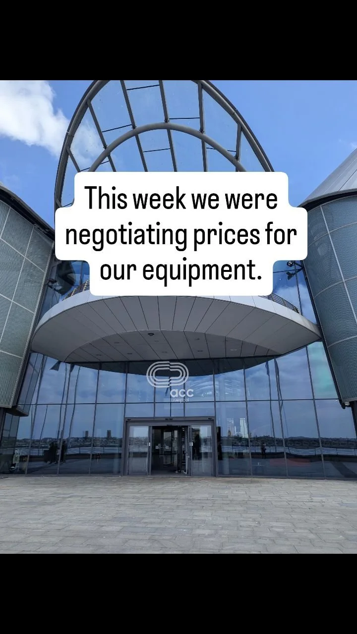 At the #rcophth we wet leading industry experts to test out the state-of-the-art ophthalmic equipment for our clinic. We want to have the best tech for your eyes!
#ophthalmology #eyecare #eyeclinic