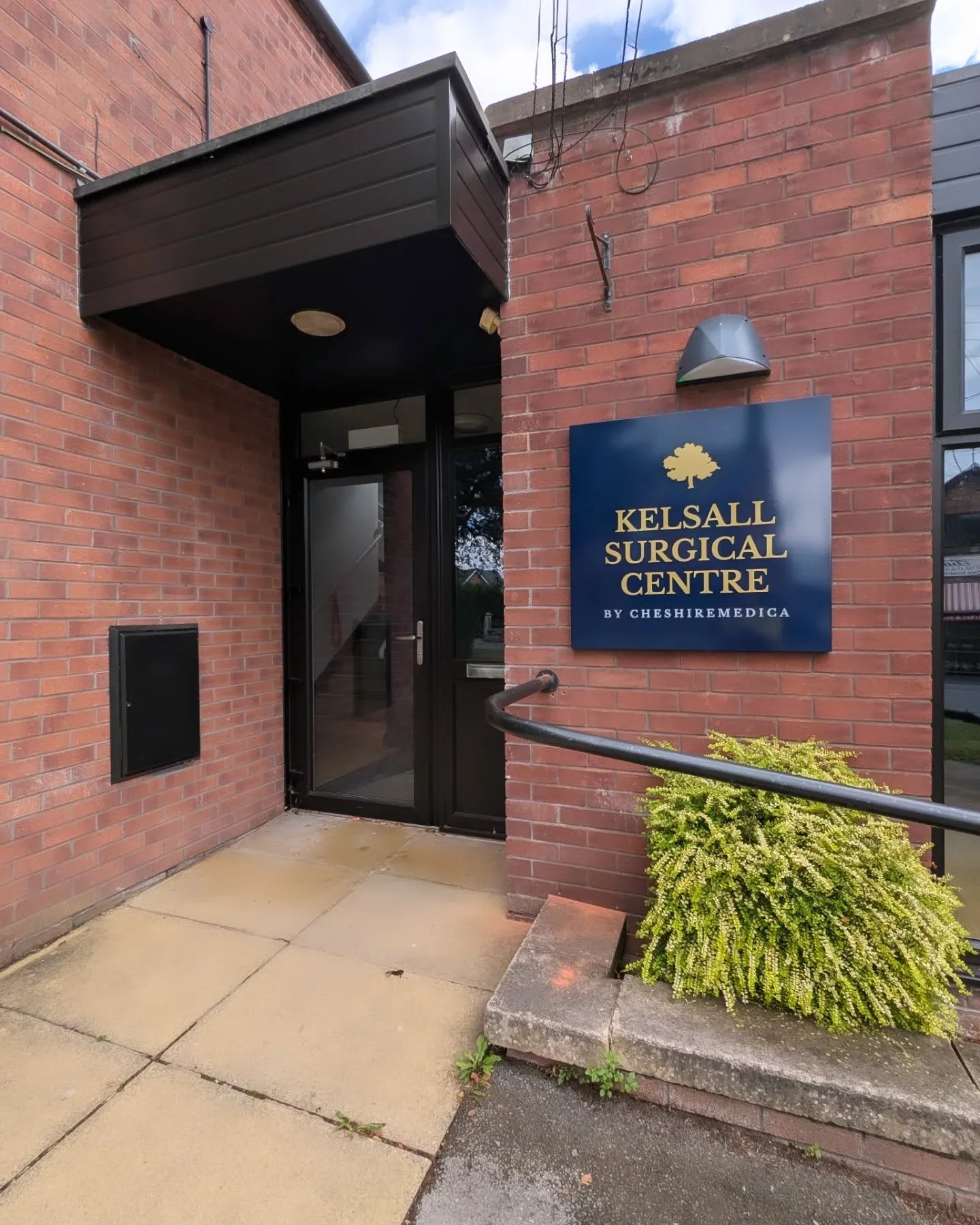 New sign day!
#newsign #cheshire #Kelsall