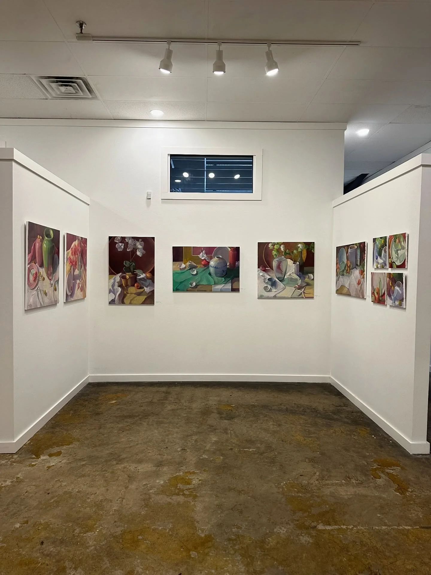 Timeless, classic, original paintings to dress up your home 💌 browse this new collection by @biggiocarolyn on our website! 
.
.
. 
#waddellsgallery #artgallery #customframing