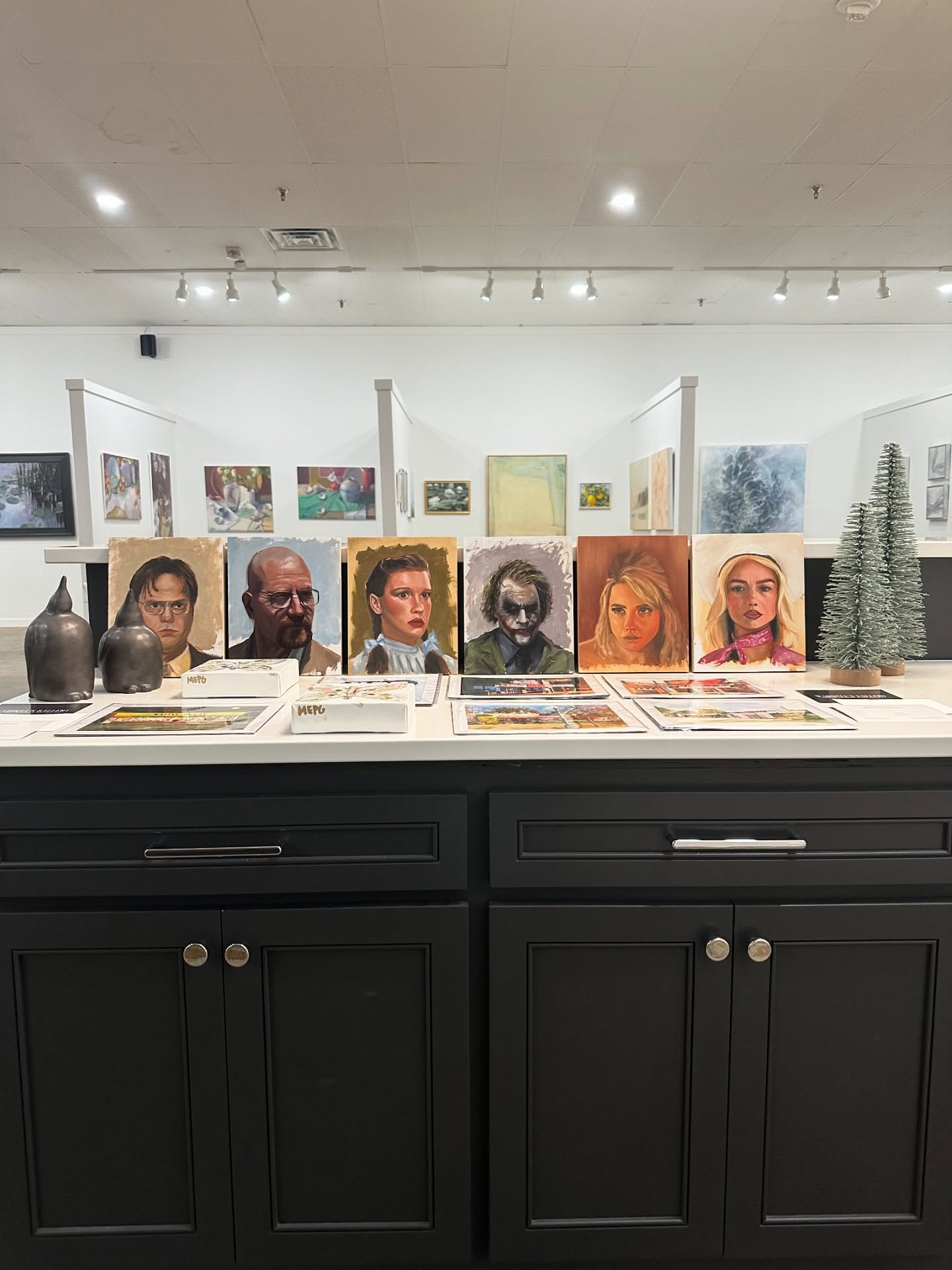 ⬇️ Last minute? Under $100? We got you! 😉 Here 9-5 today and tomorrow until noon! 🎄
🎁 Prints by @doncobbartworks $35
🎁 Mini character originals by @ab.made $95
🎁 Mini originals by @meganguidryart $75
🎁 Penguin sculptures by @poolefarmcreations 