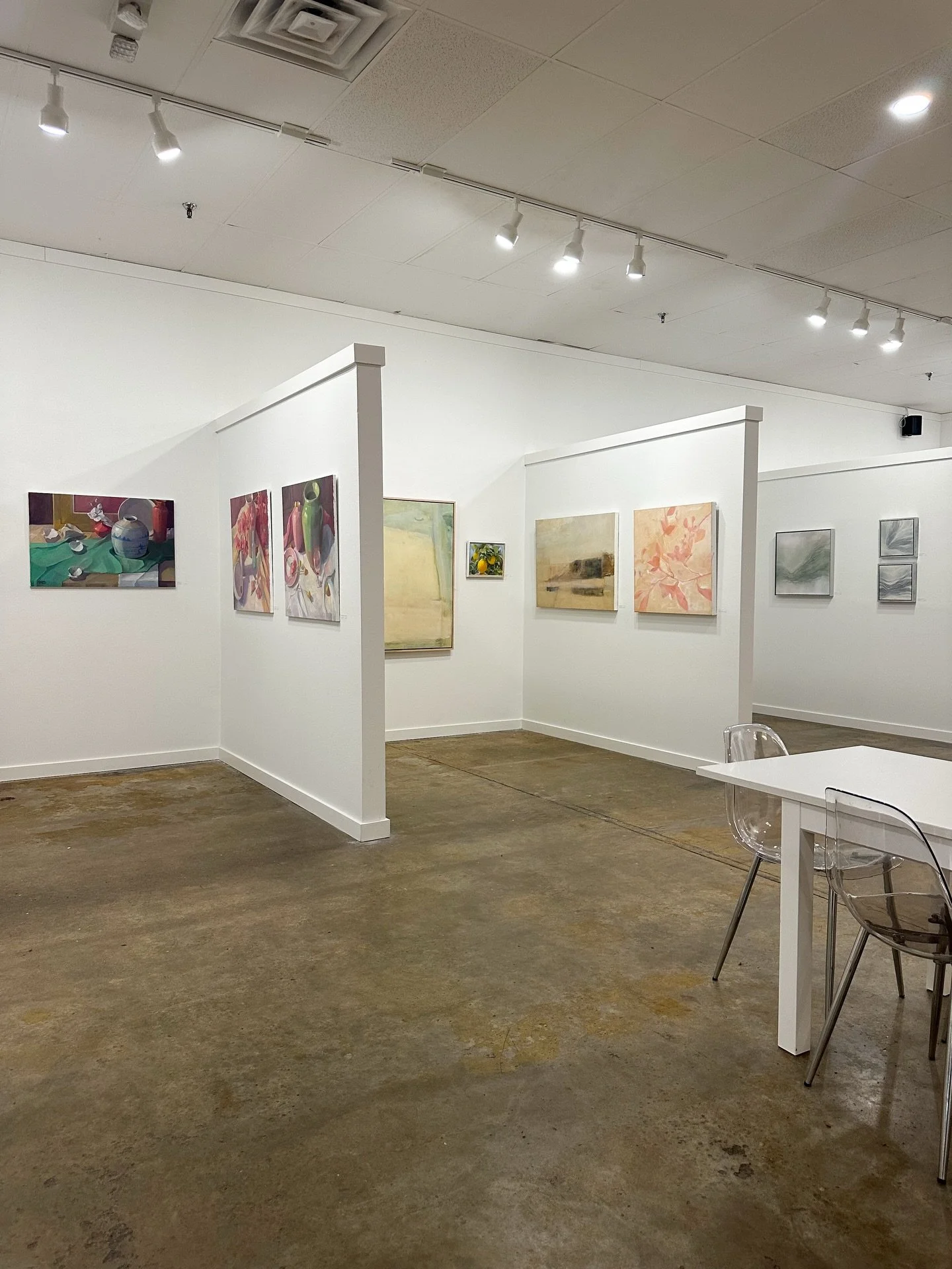 The art gallery looking lovely, as always ✨ 
.
.
. 
#waddellsgallery #artgallery #customframing