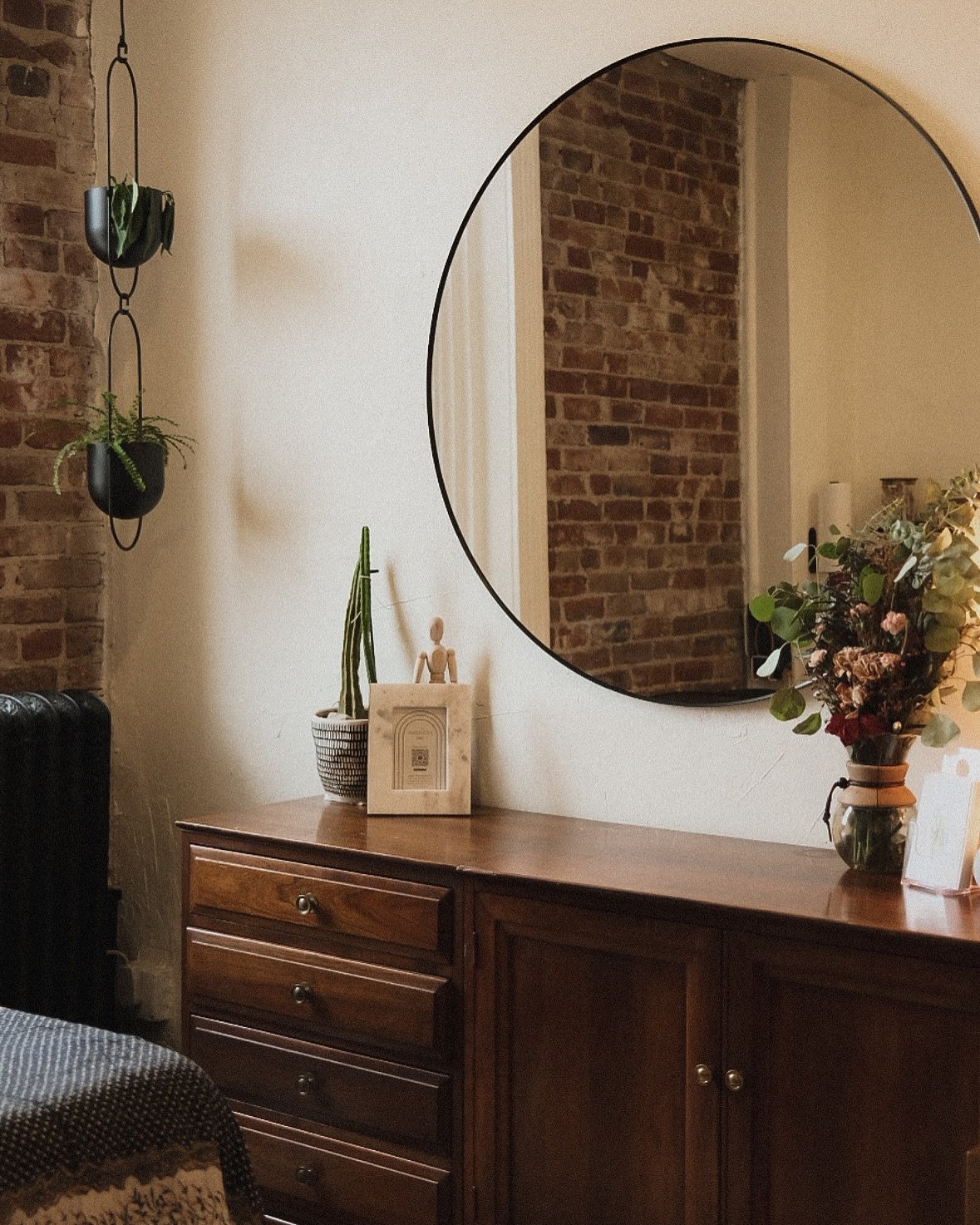 This has to be one of my favorite designs over the past year! Got a little emo this week when I realized it was the last time I'll be tattooing it 

&bull;
&bull;
&bull;
#tattooshop #denver #colorado #tattoo #tattooartist #fineline #koreantiger #wome