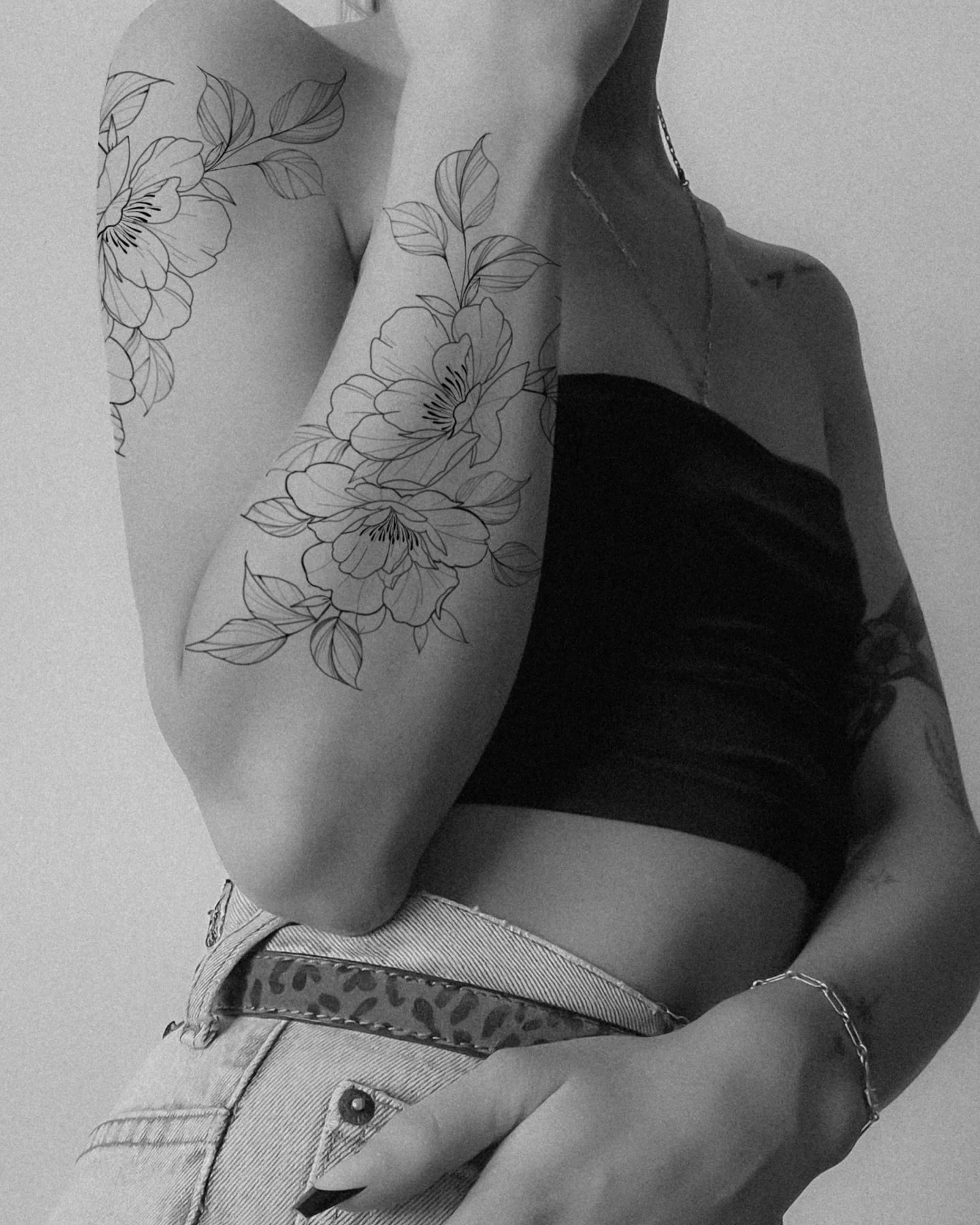 My books open tomorrow for FLASH and CUSTOM tattoos! 

&bull;
&bull;
&bull;
#denver #tattooartist #finelinetattoo #colorado #femaleartists #womenwhotattoo #floraltattoo #design #concept #flashtattoo #available #booksopen