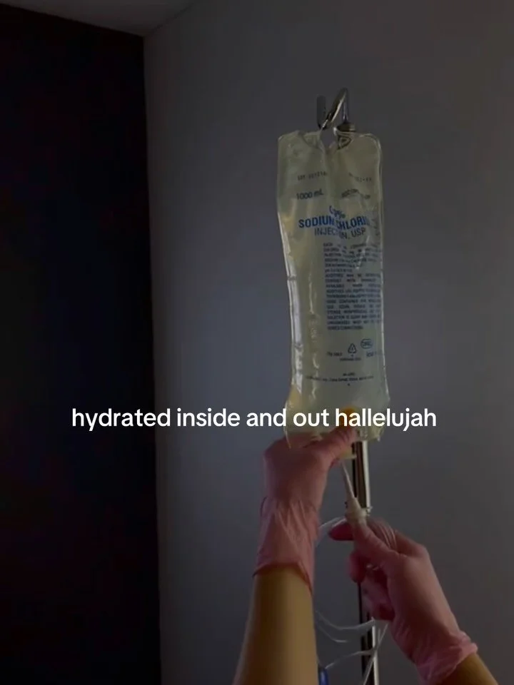 putting yourself first hallelujah 🙌🏽 

Book with us with the link in our bio ✨ 

#akronmedspa #akronohio