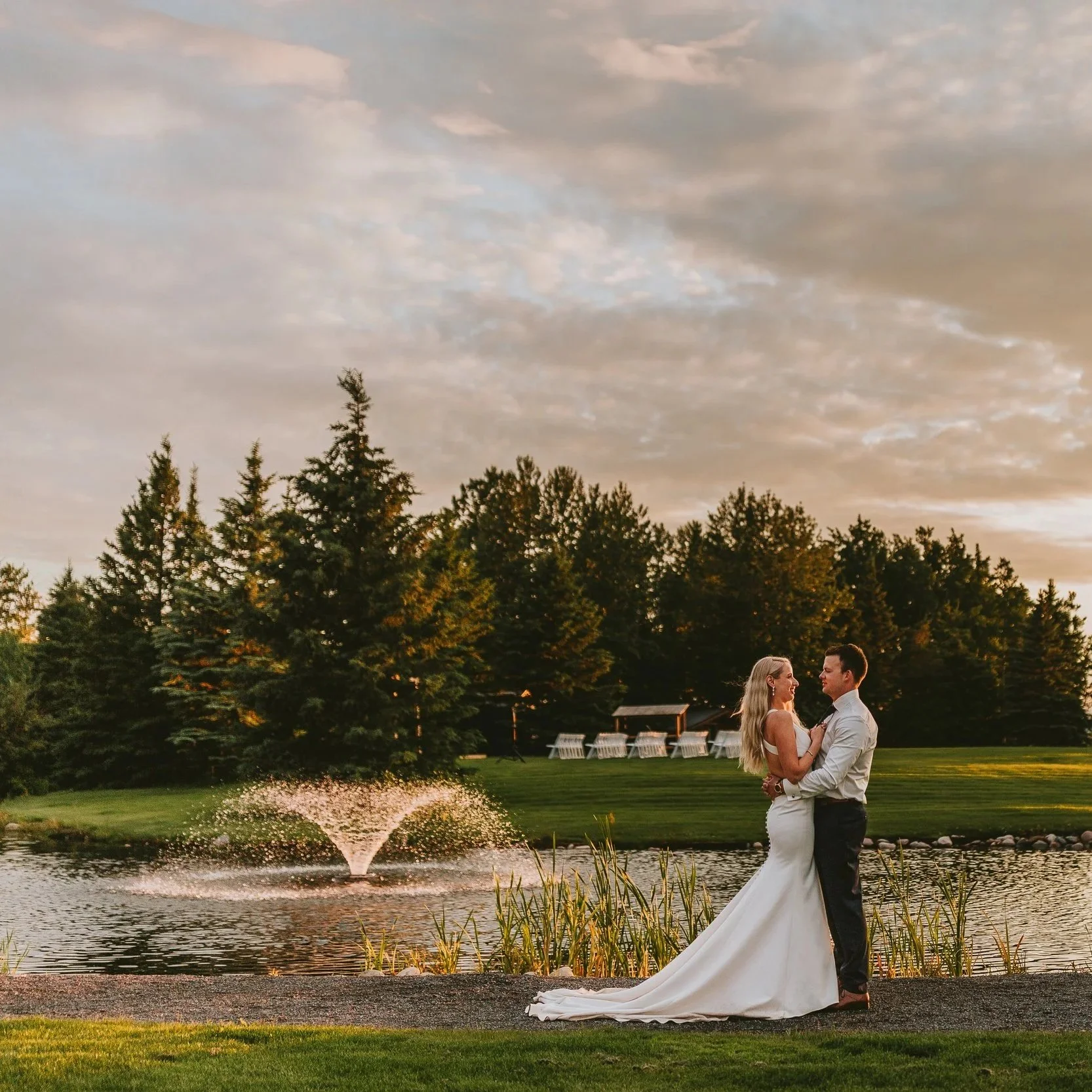Picture-Perfect Moments: Photography Features at Pine and Pond Wedding Venue