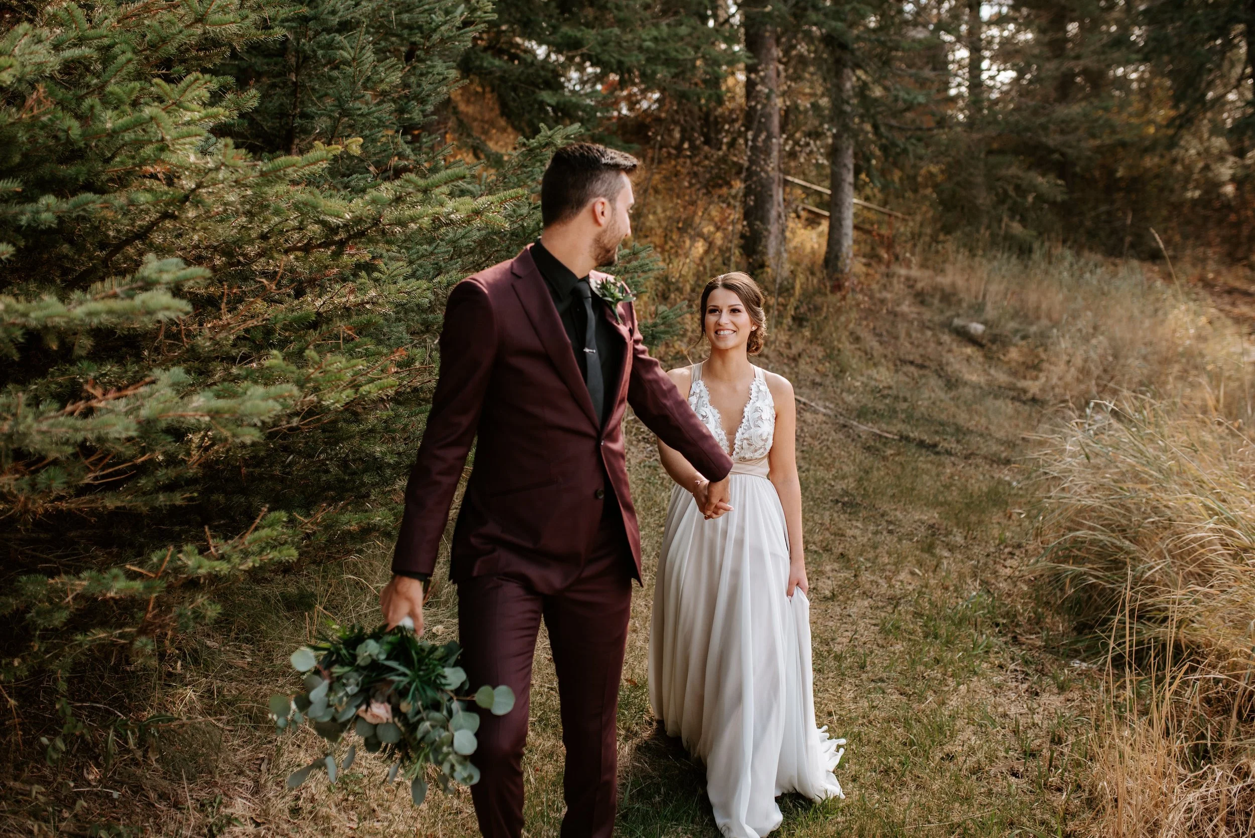 How to Enjoy Your Outdoor Wedding Day Instead of Managing It
