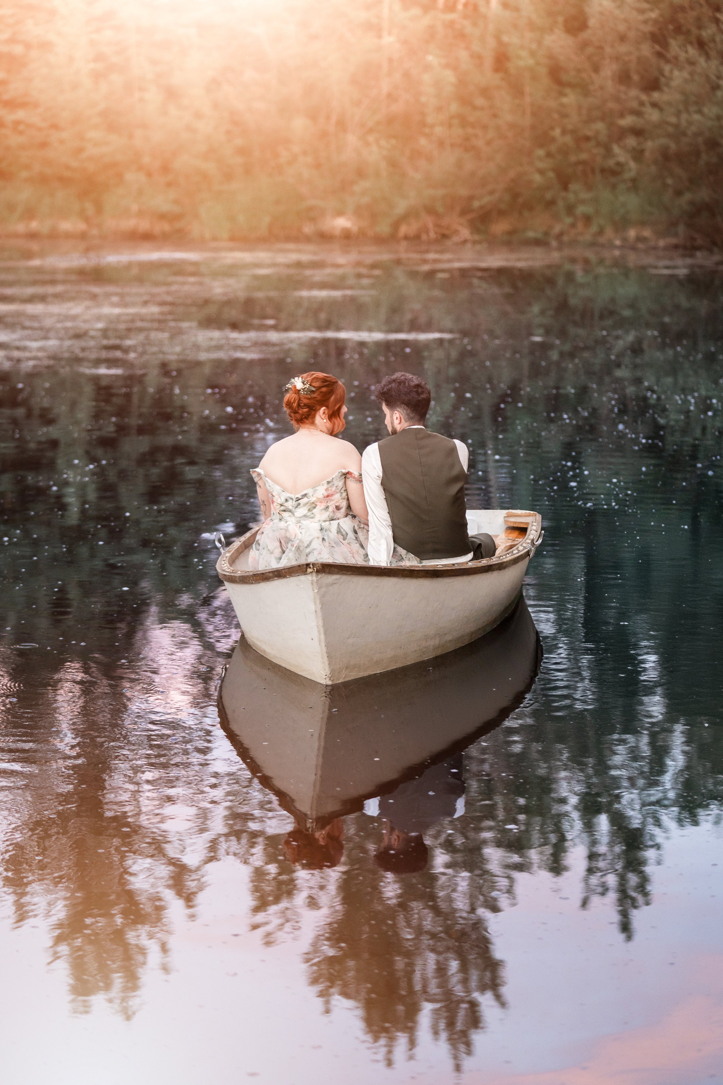 romantic-rowboat-wedding-portrait-pond-central-alberta.jpg