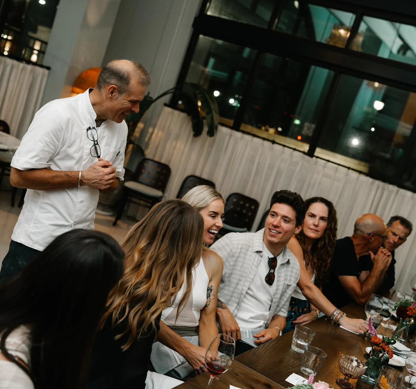 Not you average club, not your average events.
Speedstudio connects our members in ways far beyond the bike. Elevated experiences where athletes, brands, ideas and business mix. A community that defines what’s next in endurance.
#speedstudiog