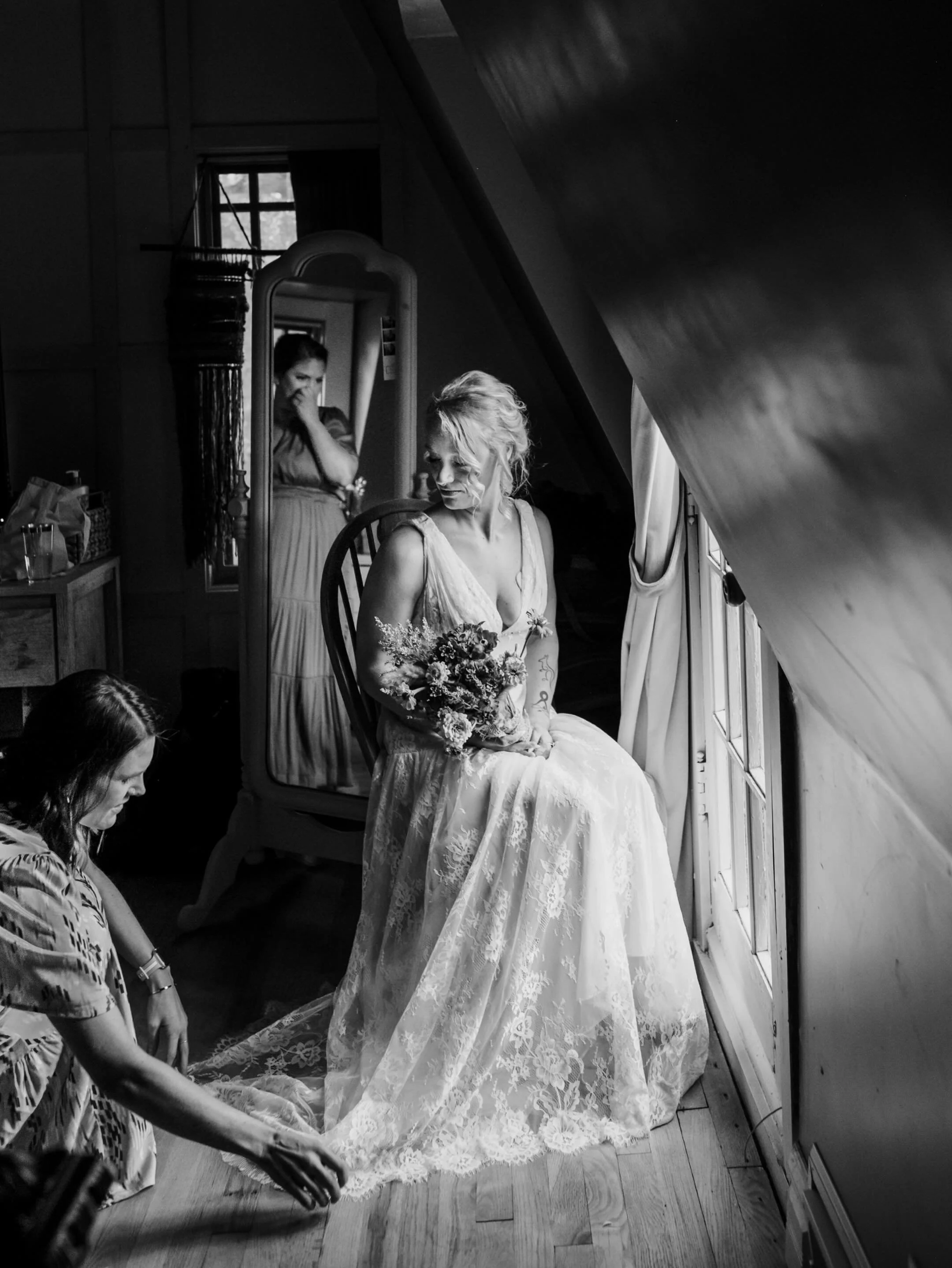 I&rsquo;ve never been great at sharing that I also do (and LOVE) family photography. 

One of my greatest joys is when my wedding couples invite me back into their lives as their families grow. 

For Casey and Zach this meant returning to the home th
