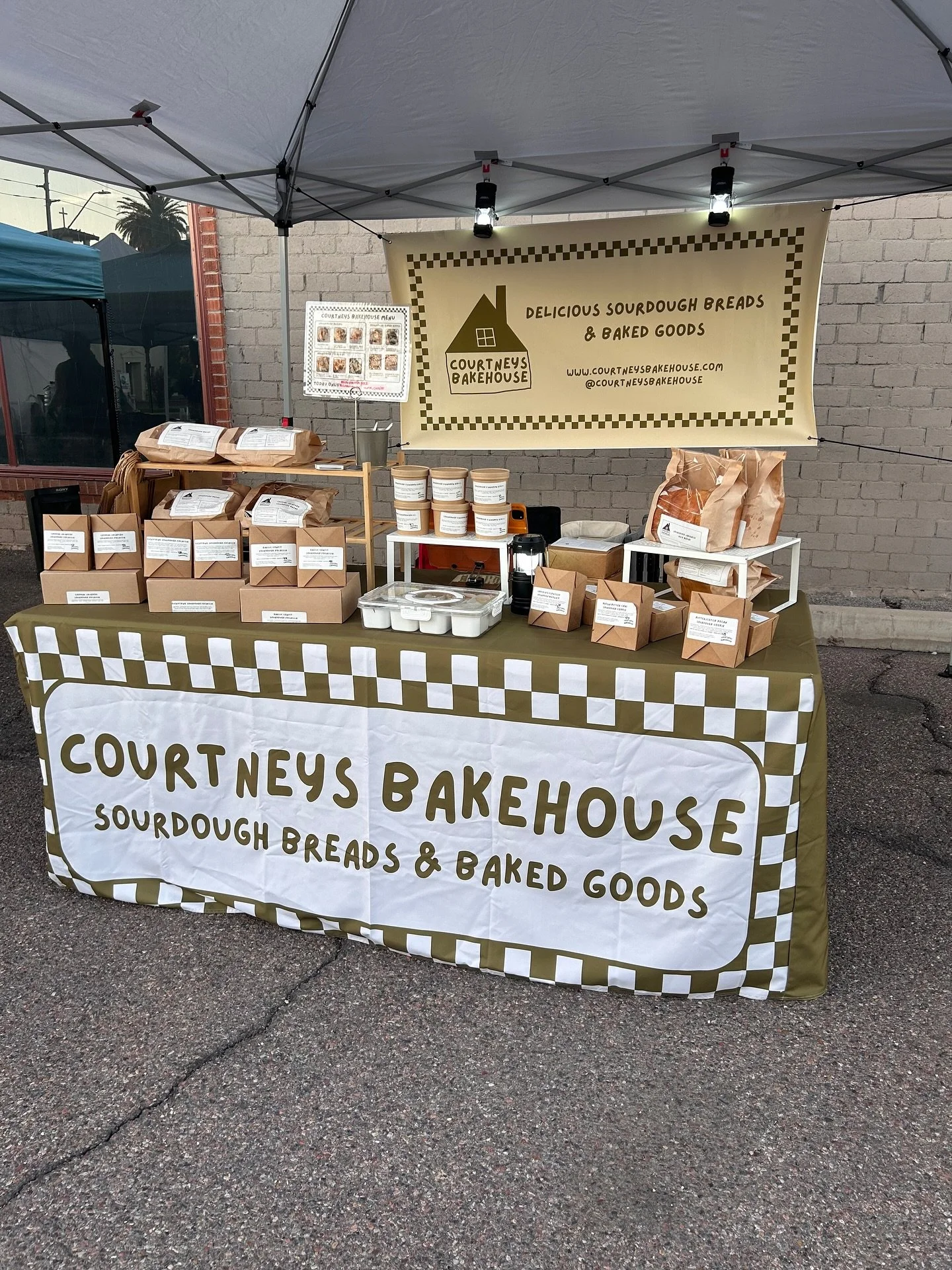 My heart&rsquo;s honestly so full after this weekend 🥹💛

Friday at Hive on 16th, Saturday at thems Market, and Sunday at Dig It Gardens with Stroll Coffee were all packed with such good energy, familiar faces, and so much love for this little bakeh