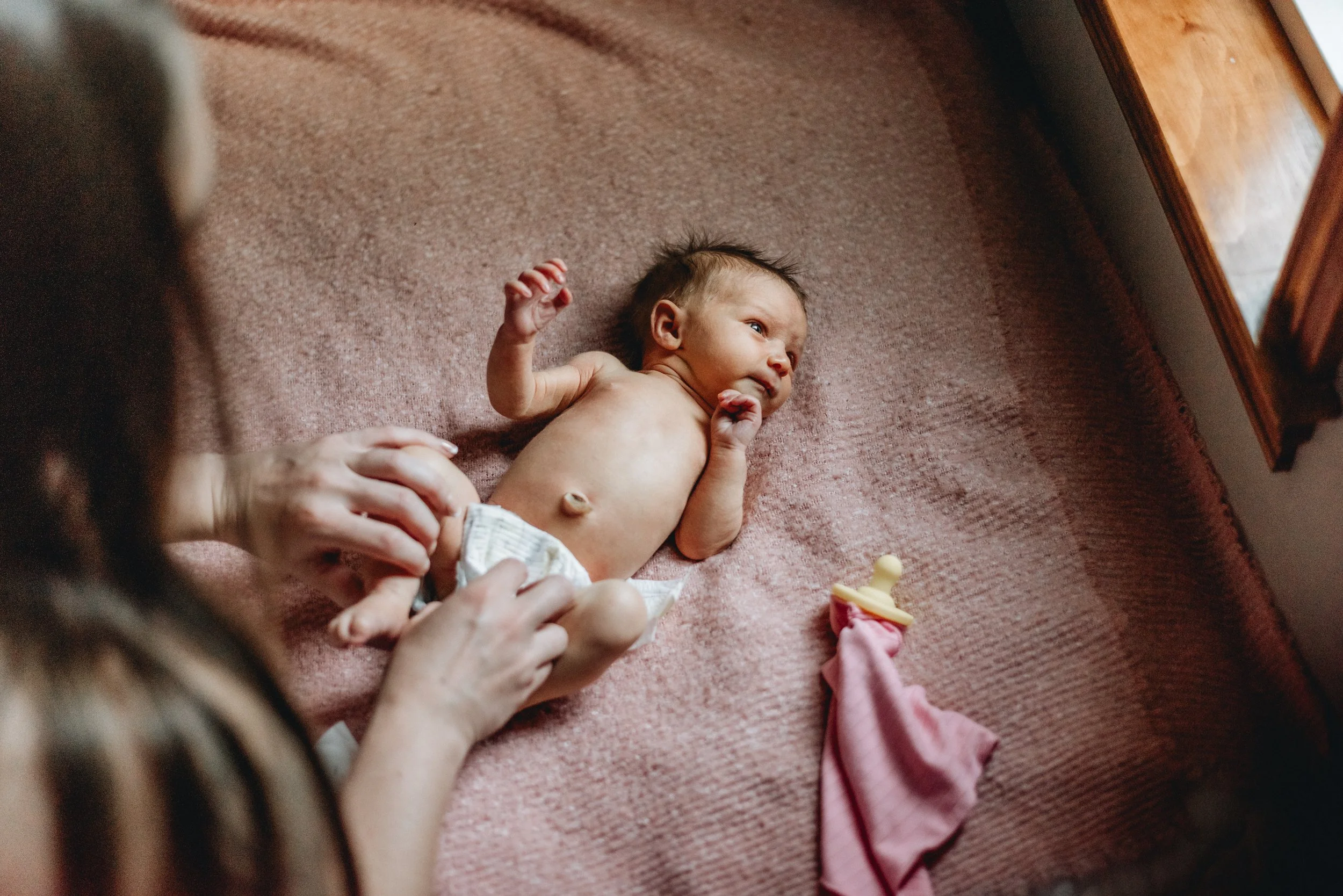 Elida-Ohio-Newborn-Photographer-at-home.jpg