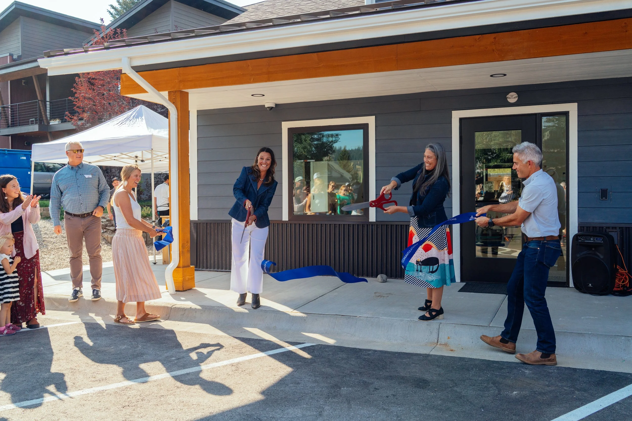 ribbon cutting at Gallatin childcare center