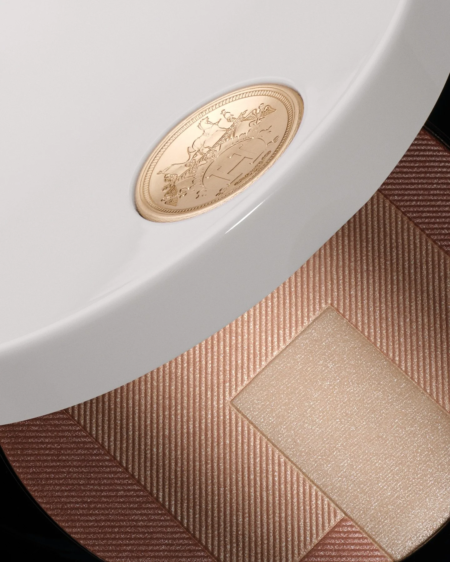 @hermes 🧡

Product photography @katherineivon
katherineivon.com

#productphotography #hermesbeauty