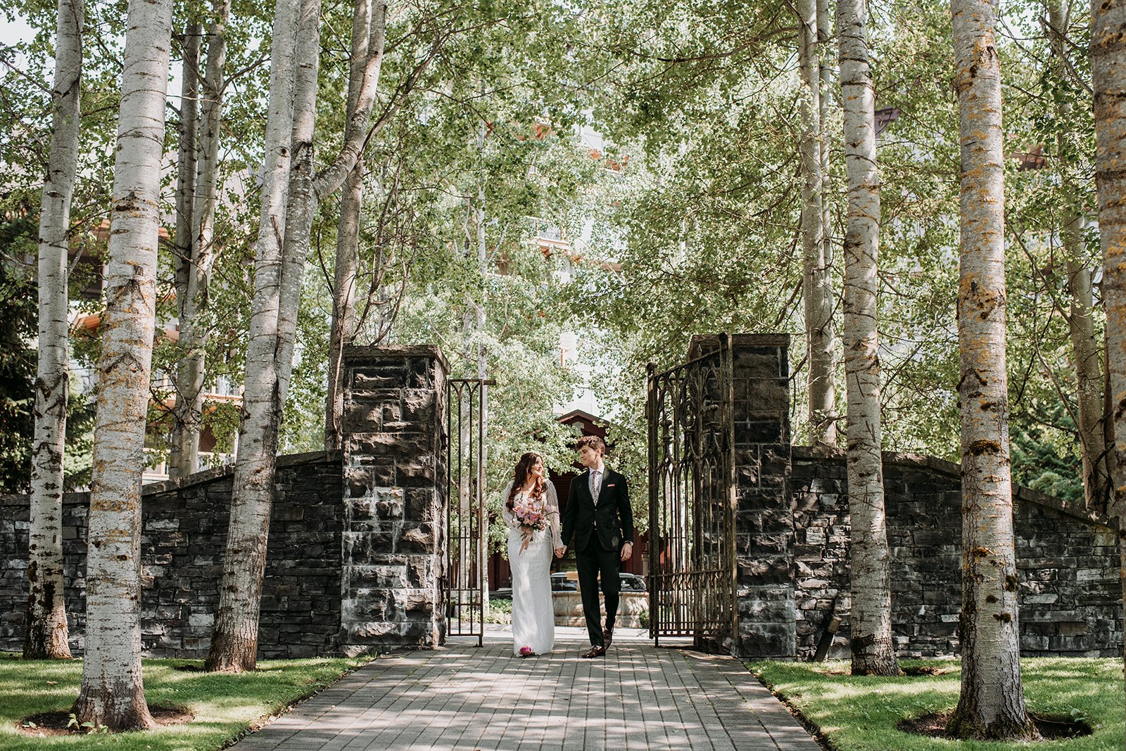 Copy of Gaby & Win 1st Look (33 of 209).jpg