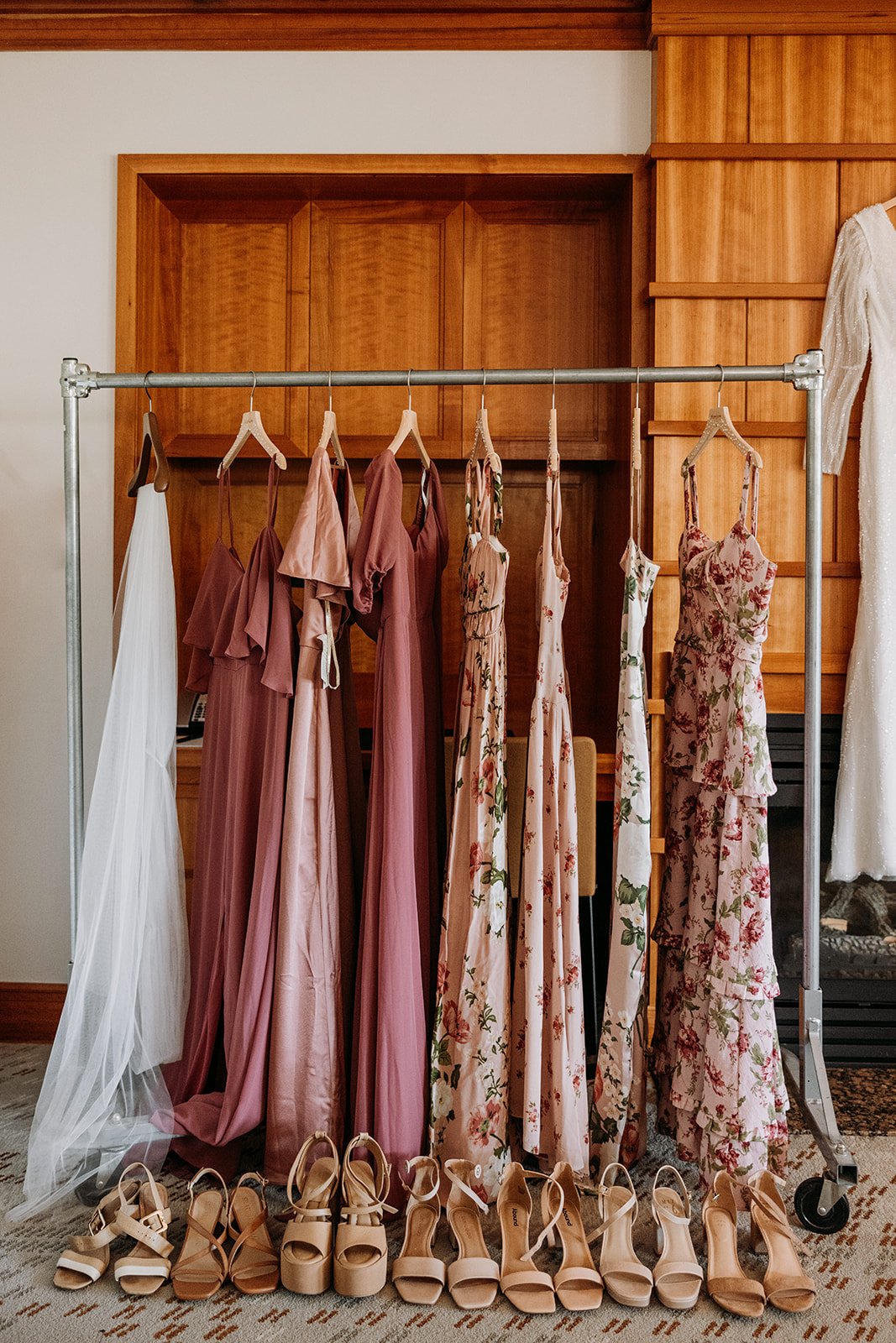 Copy of Gaby & Win Getting Ready (31 of 213).jpg