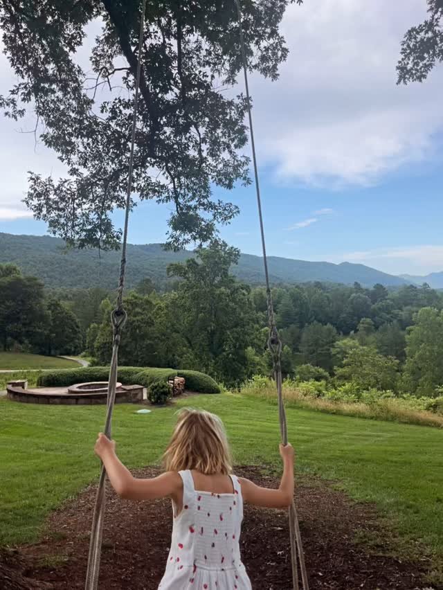 Back at Blackberry Farm after all these years, this time with kids in tow, a little less wine, and a lot more perspective. It’s grown, I’ve grown, and while some of the magic has shifted, the bones are still strong. Quiet mornings, relaxi