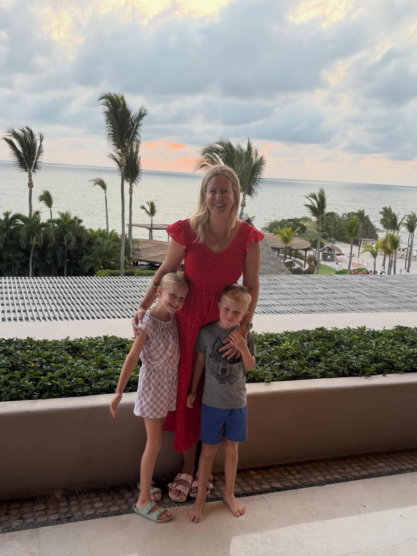 I just got back from a long, lazy weekend @fspuntamita with my two of my 3 kids, solo parenting.

Here&rsquo;s what I can tell you: we walked into town, ate at local restaurants, shopped the market, explored on foot. When I told the gate guard we wer
