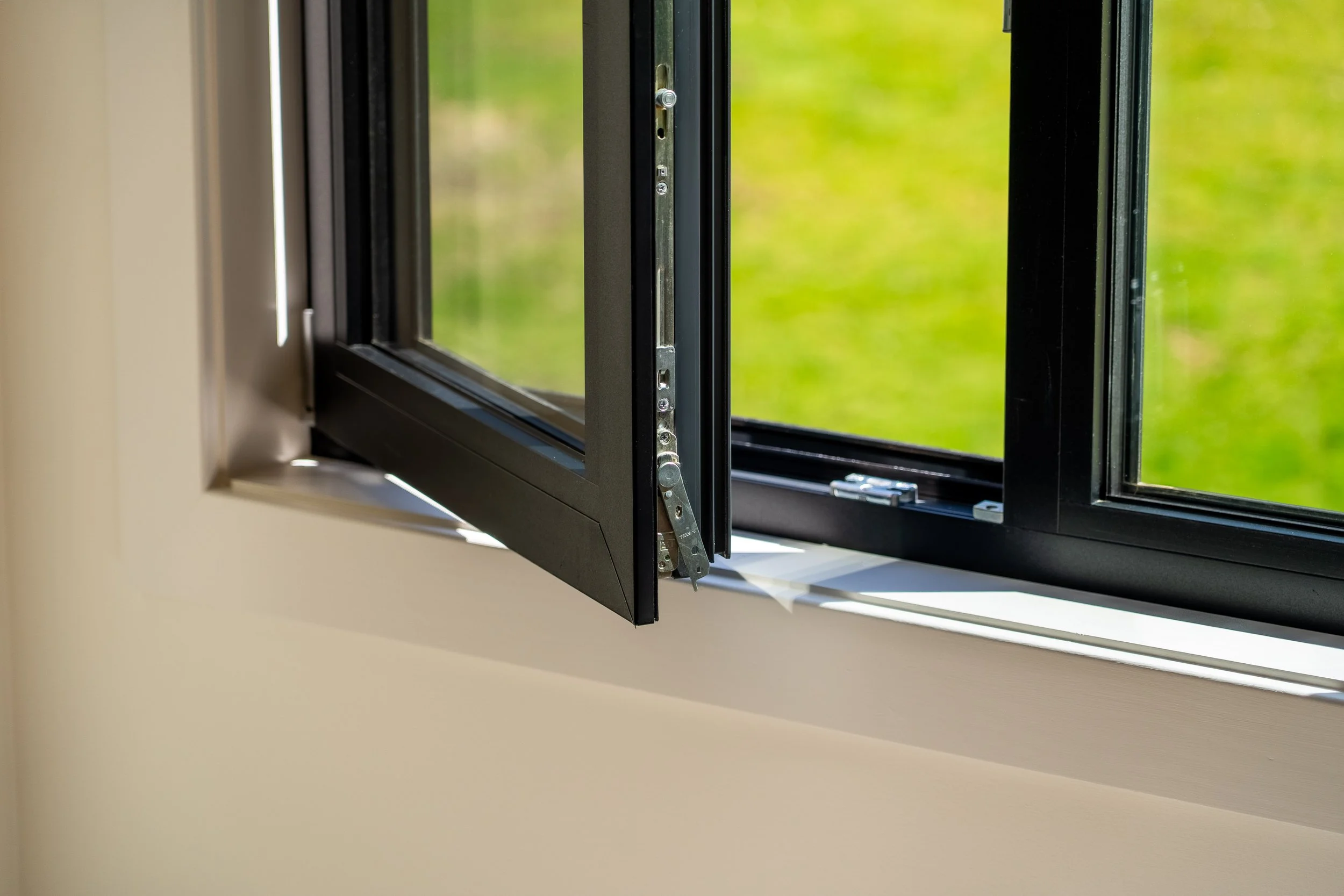 Aluminum vs. uPVC Windows : Key Differences Homeowners Should Know