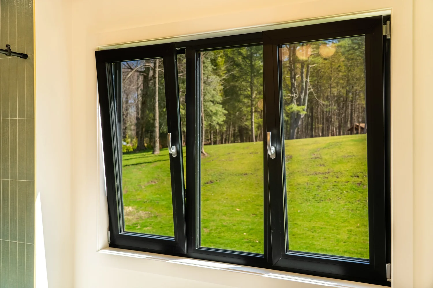 The original window before replacement