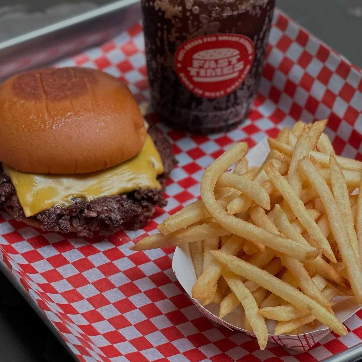 Make it a combo! 🍔🥤🍟@prescottmarketwestoakland #smashburger #burger #fries #canesodas #duckfatfries