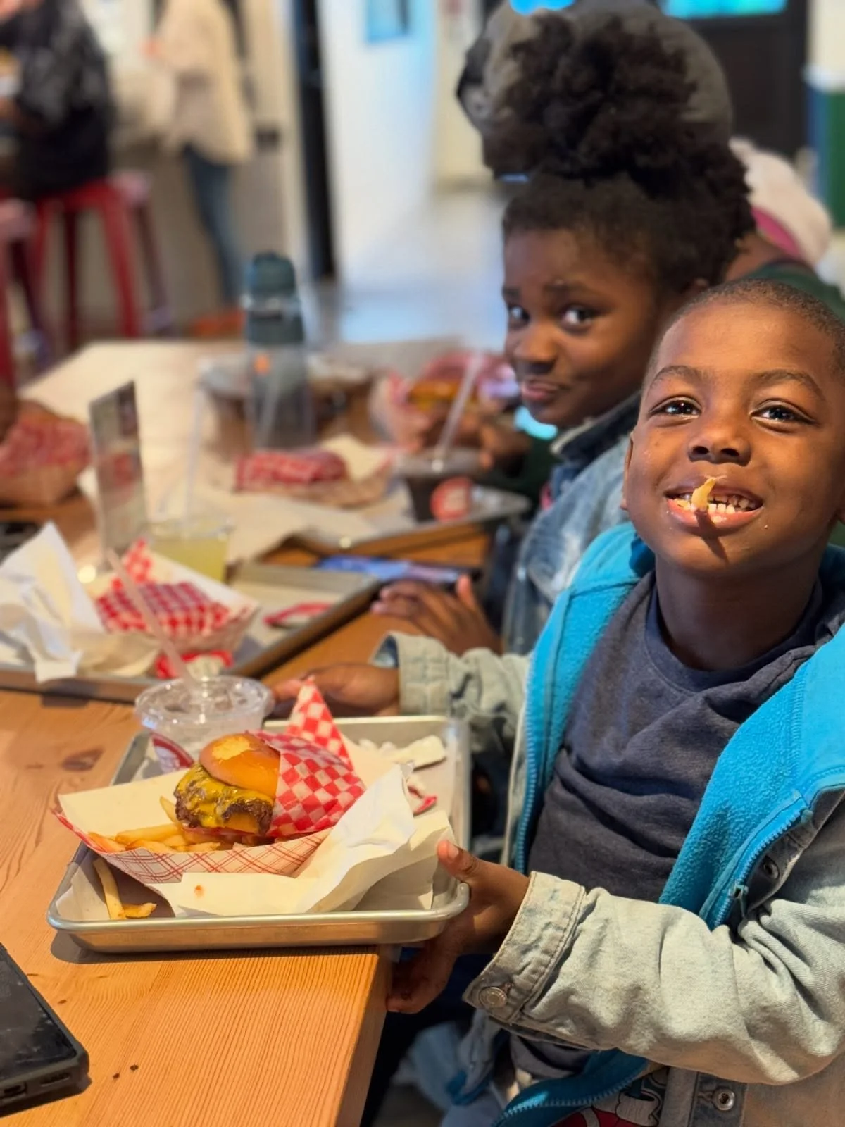 Check out our kids combo meals&hellip; from chicken tenders, grilled cheese, Rookie burgers, and soft serves and shakes! 🍔🍦

@prescottmarketwestoakland #burger #shake #softserve #smashburger