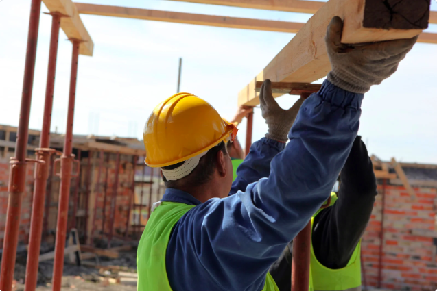 Construction Training Strategies: Practical Approaches to Workforce Development and Safety