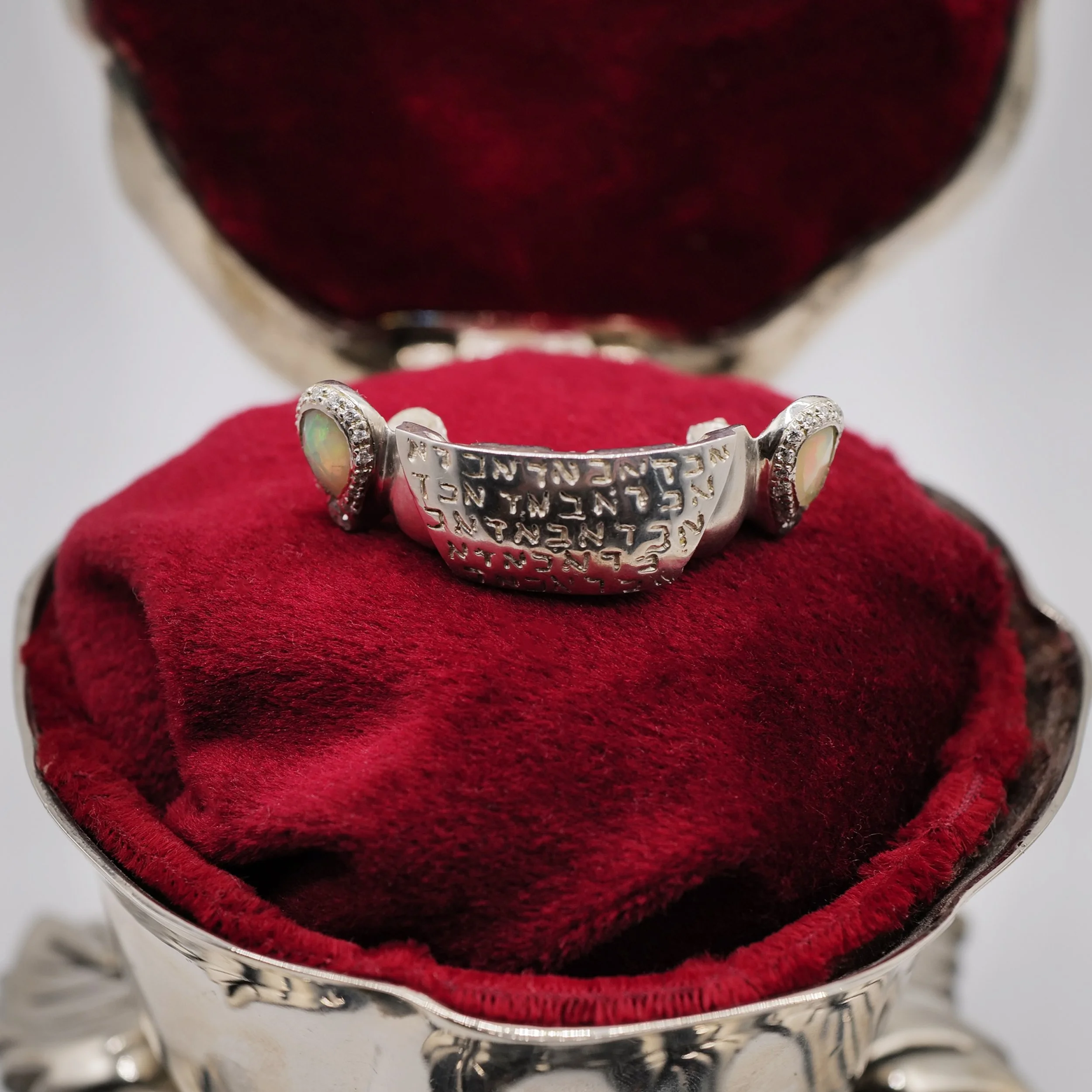 ABRACADABRA CLOSE.jpg