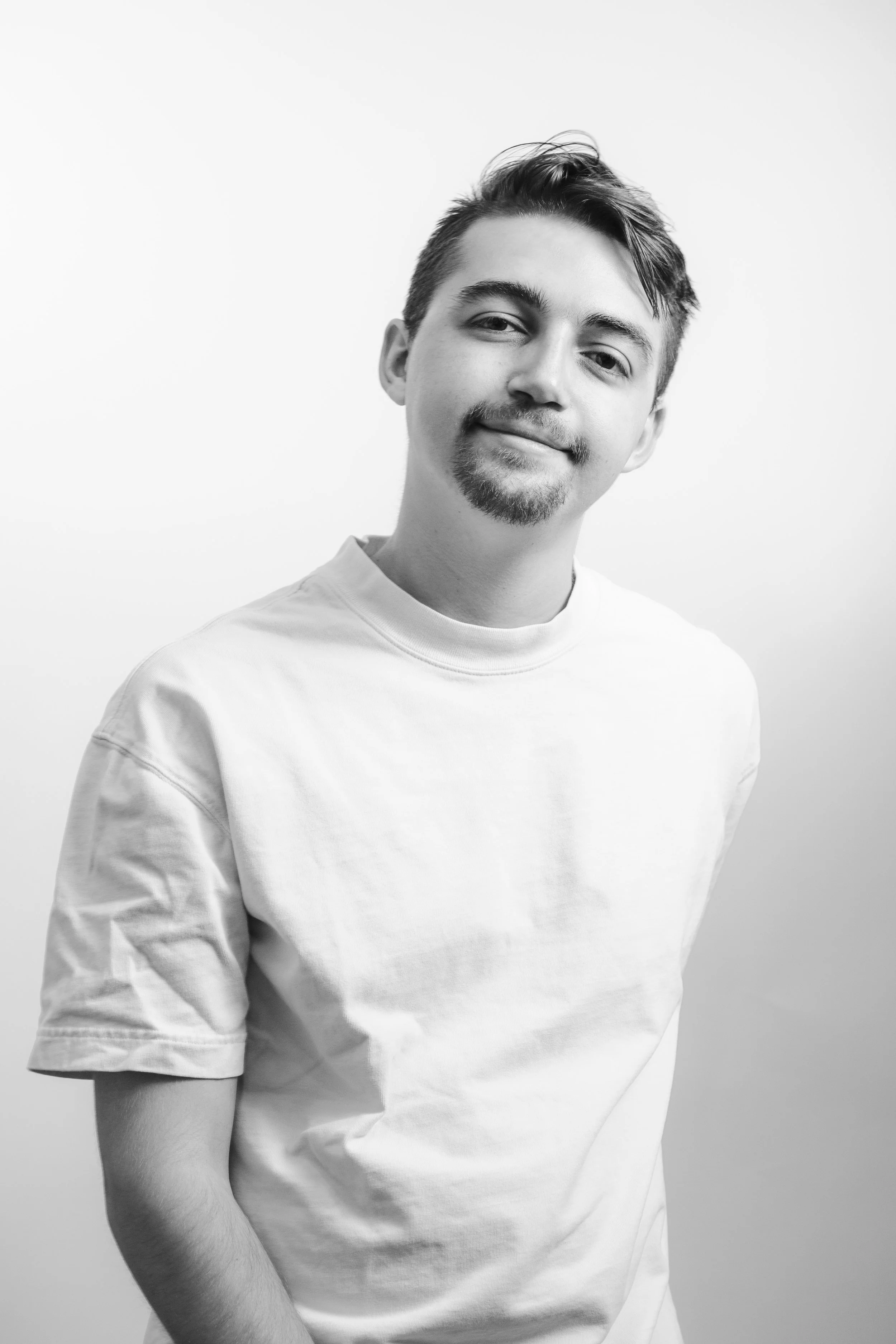 Theo Braun; Studio Portrait; 2026