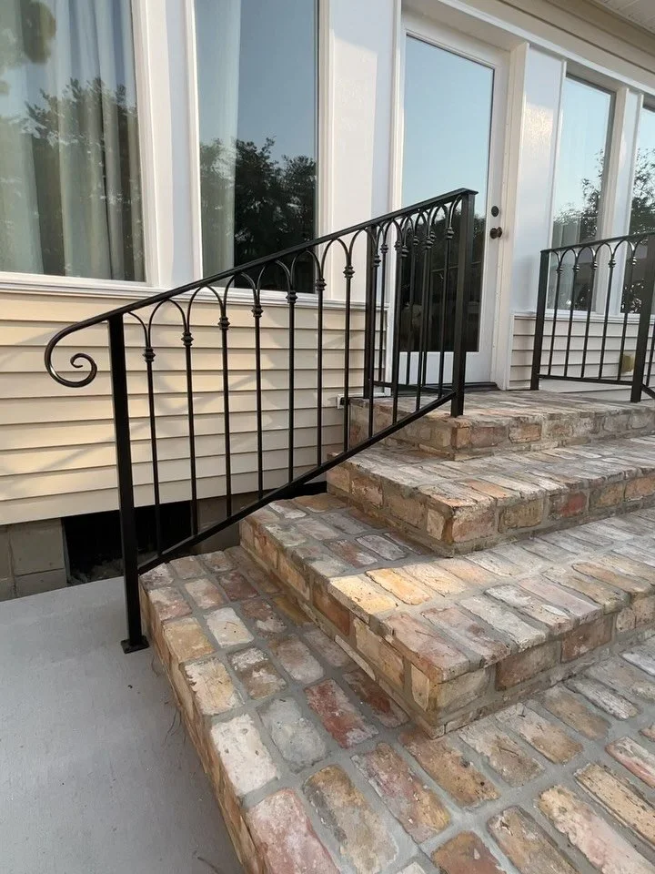 ✨ Clean. Classic. Custom.
We brought this entryway to life with hand-laid brick steps, custom masonry handrails, and a fresh concrete finish &mdash; all crafted in-house by our team 💪🏼
Your vision, our build.
.⠀⠀⠀⠀⠀⠀⠀
.⠀⠀⠀⠀⠀⠀⠀⠀
.⠀⠀⠀⠀⠀⠀⠀⠀
#ConcreteW