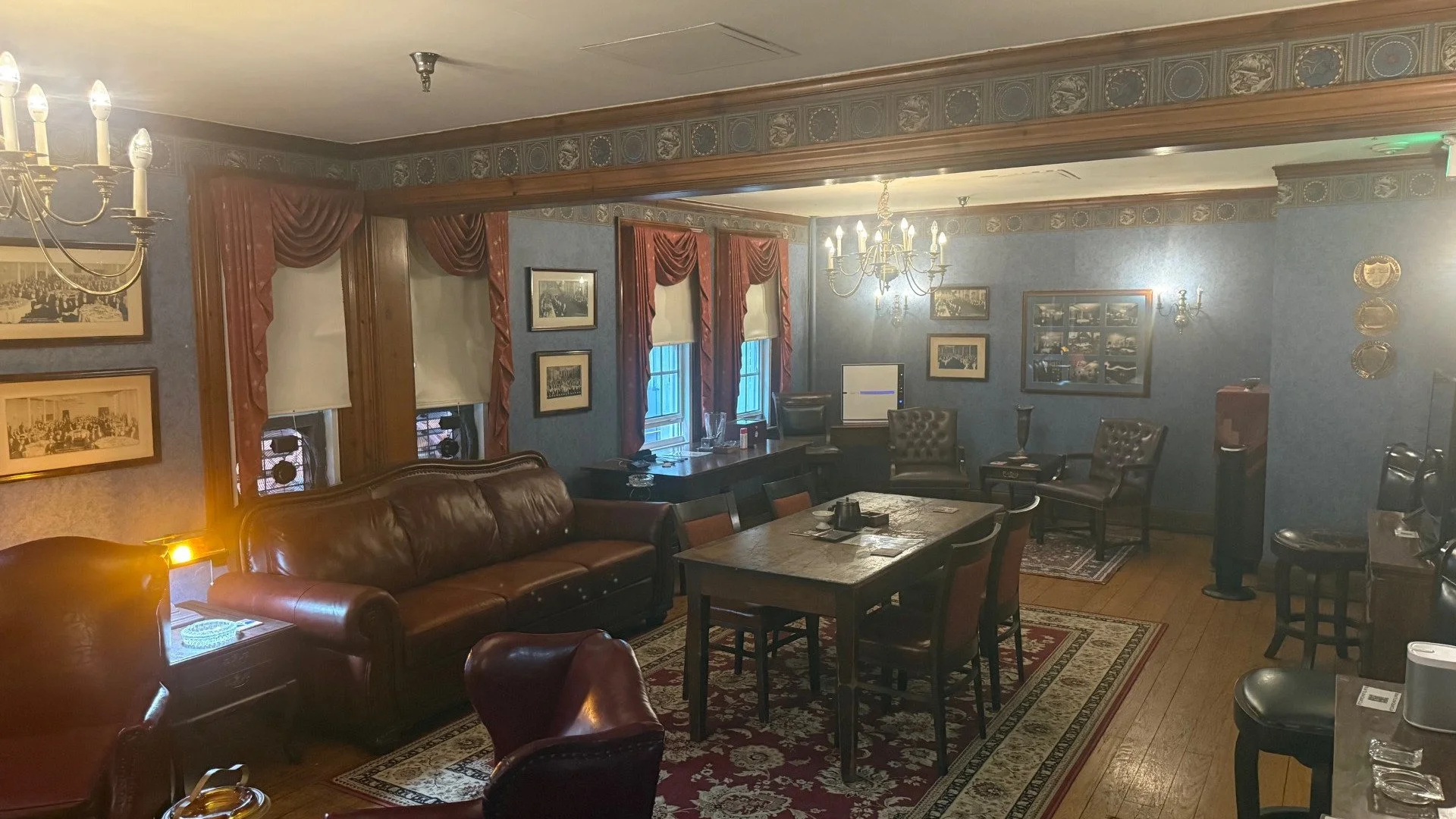 Enjoy a cigar? Our new cigar lounge is now open and available to members! Link to our webpage in Bio for more info. #pittsburghthingstodo #pittsburghcigars #pittsburghcigarsmoker #cigaraficionado #downtownpittsburgh #socialclubmembership #socialclub 